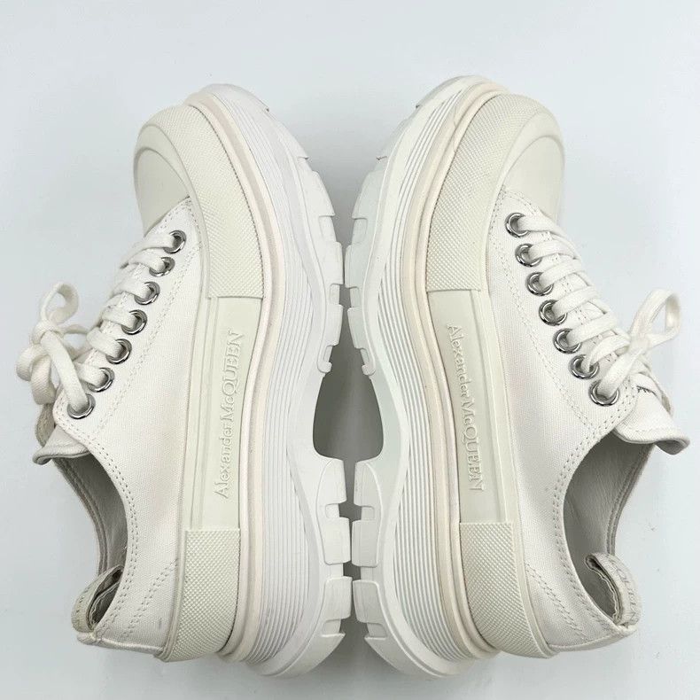 Alexander McQueen Alexander McQueen White Chunky Sneakers Size US 6 / IT 36 - 8 Thumbnail