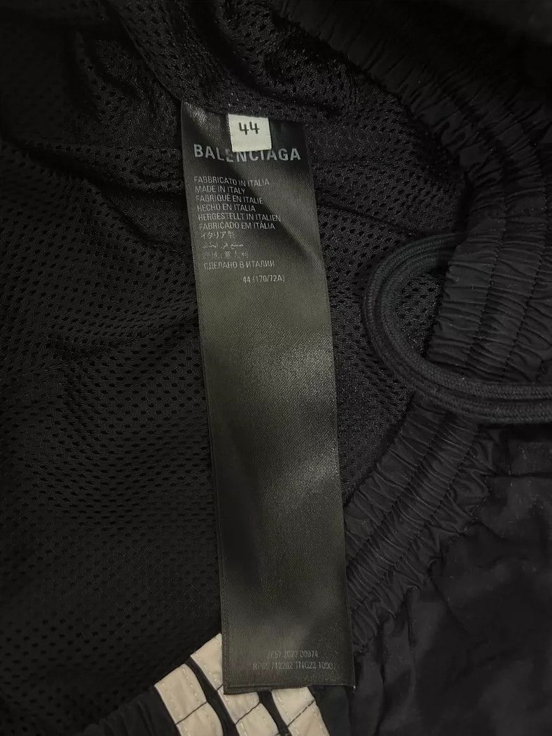 Balenciaga Balenciaga Adidas Black Logo Shorts Size 44-dmc Size US 31 - 4 Thumbnail