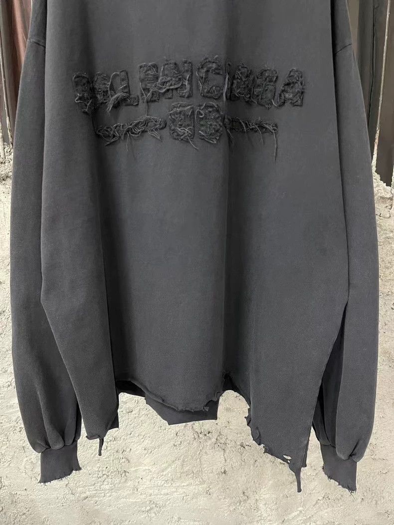 Balenciaga Balenciaga Long Sleeve T-Shirt with Design-dmc Size US M / EU 48-50 / 2 - 5 Thumbnail