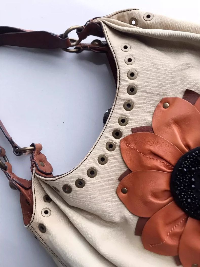 Moschino Moschino 90s Leather Petal Handbag-dmc Size ONE SIZE - 3 Thumbnail