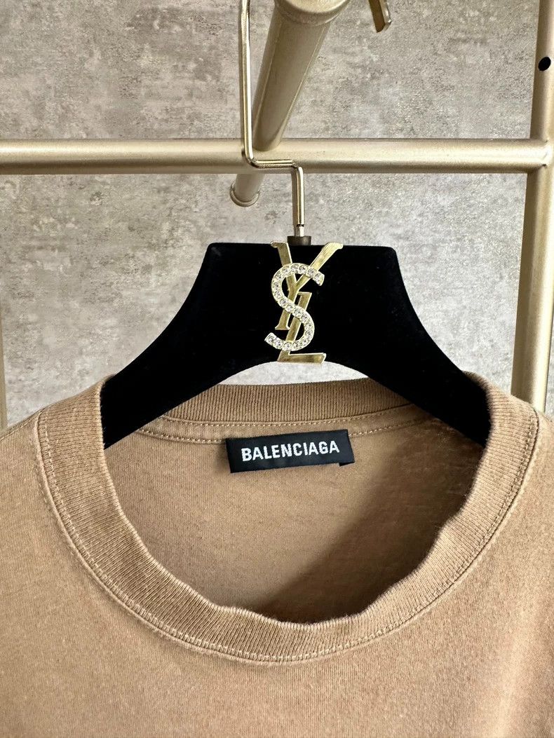 Balenciaga Balenciaga Short Sleeve Tee in Beige-dmc Size US XS / EU 42 / 0 - 3 Thumbnail