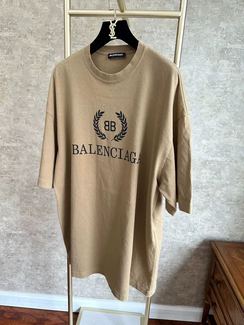 Balenciaga Balenciaga Short Sleeve Tee in Beige-dmc Size US XS / EU 42 / 0 - 5 Thumbnail