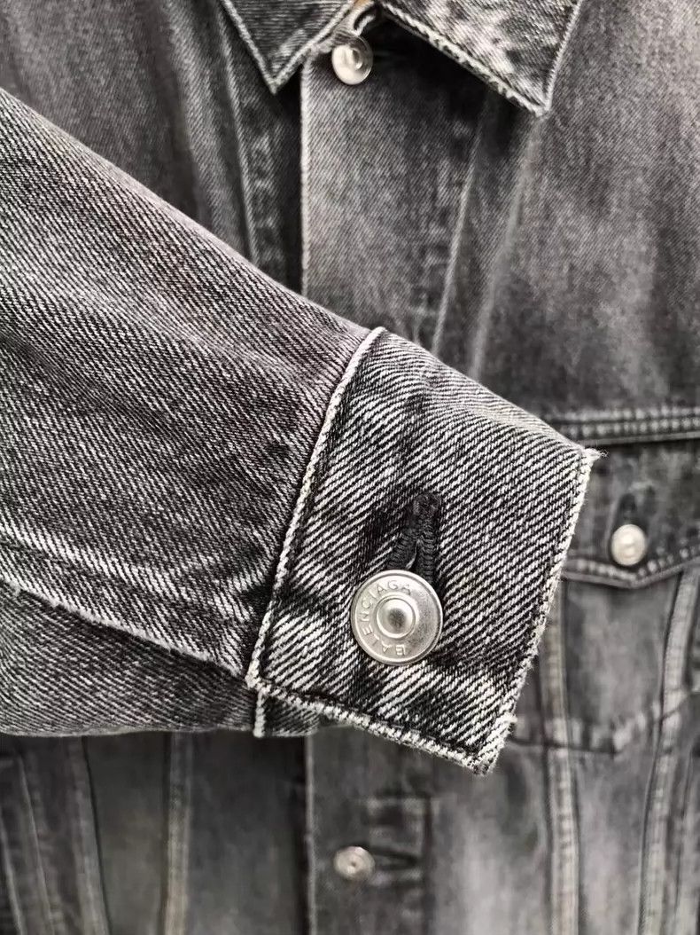 Balenciaga Balenciaga Distressed Logo Denim Jacket-dmc Size US L / EU 52-54 / 3 - 4 Thumbnail
