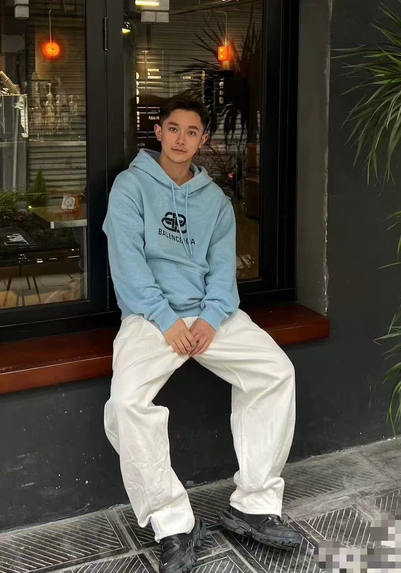 Balenciaga BALENCIAGA Hoodie for Men and Women-dmc Size US S / EU 44-46 / 1 - 7 Thumbnail