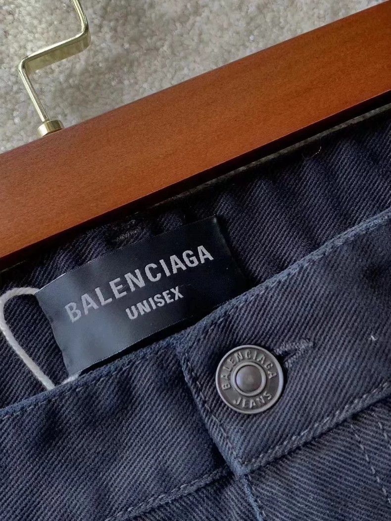Balenciaga Balenciaga Ripped Straight Leg Denim Pants M Size-dmc Size US 34 / EU 50 - 6 Thumbnail