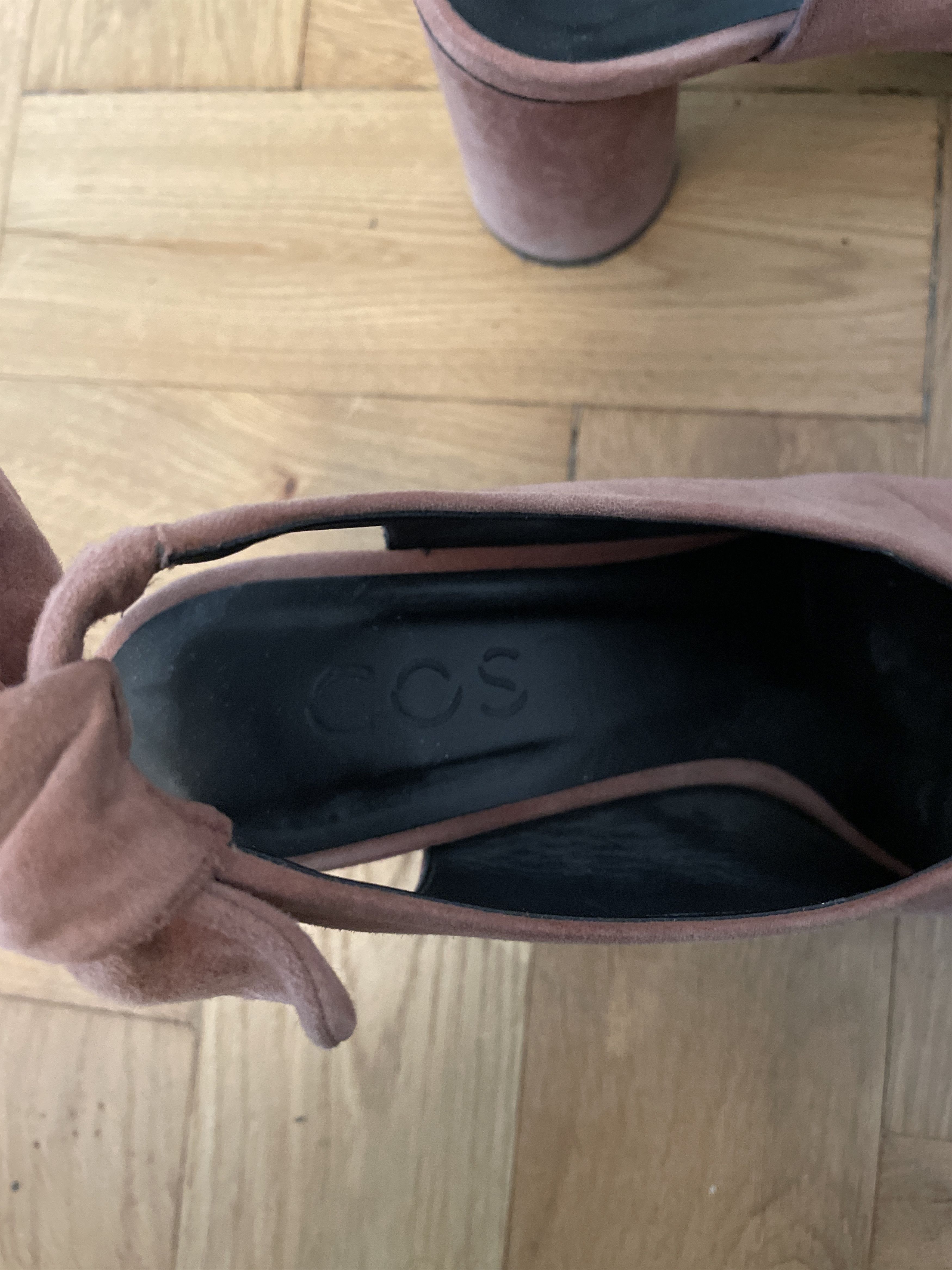 Cos Cos Heels Size US 7 / IT 37 - 2 Thumbnail
