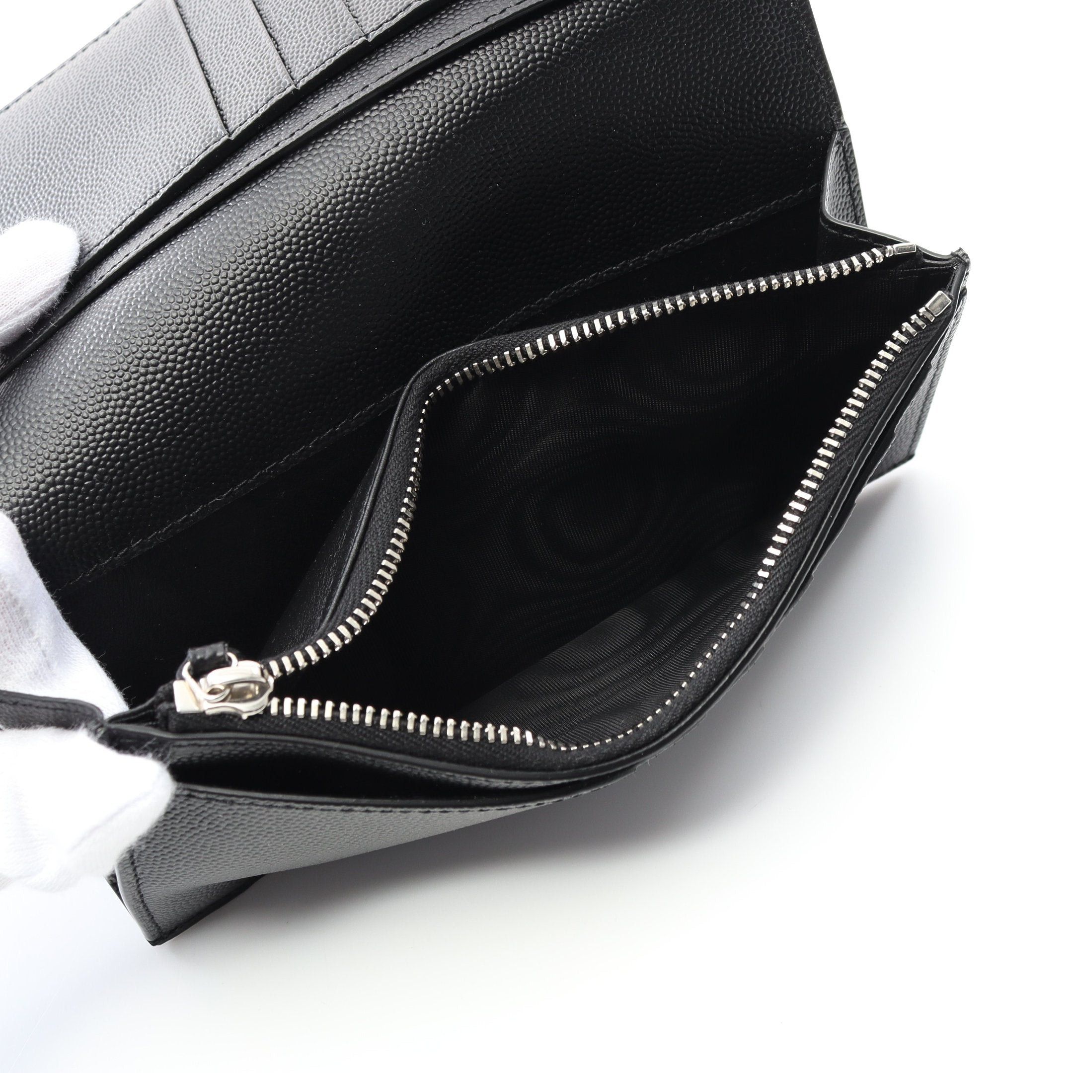 Yves Saint Laurent Yves Saint Laurent Bi-Fold Long Wallet Leather Black Size ONE SIZE - 4 Thumbnail