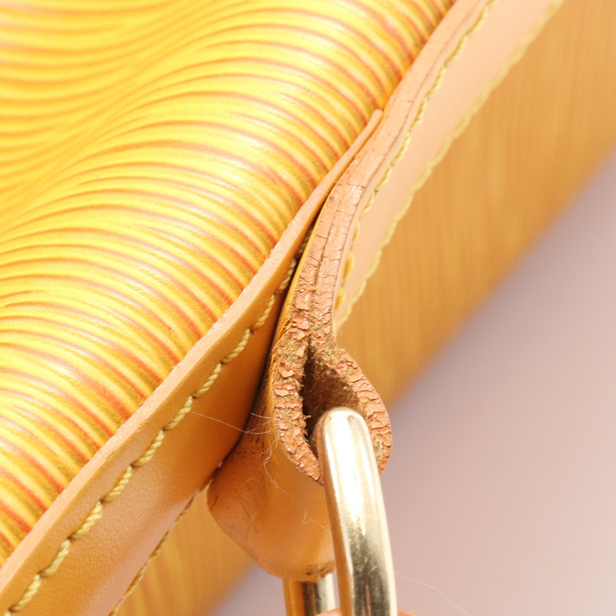 Louis Vuitton Louis Vuitton Peti Noe Epi Tassi Yellow Shoulder Bag Leather Size ONE SIZE - 7 Thumbnail