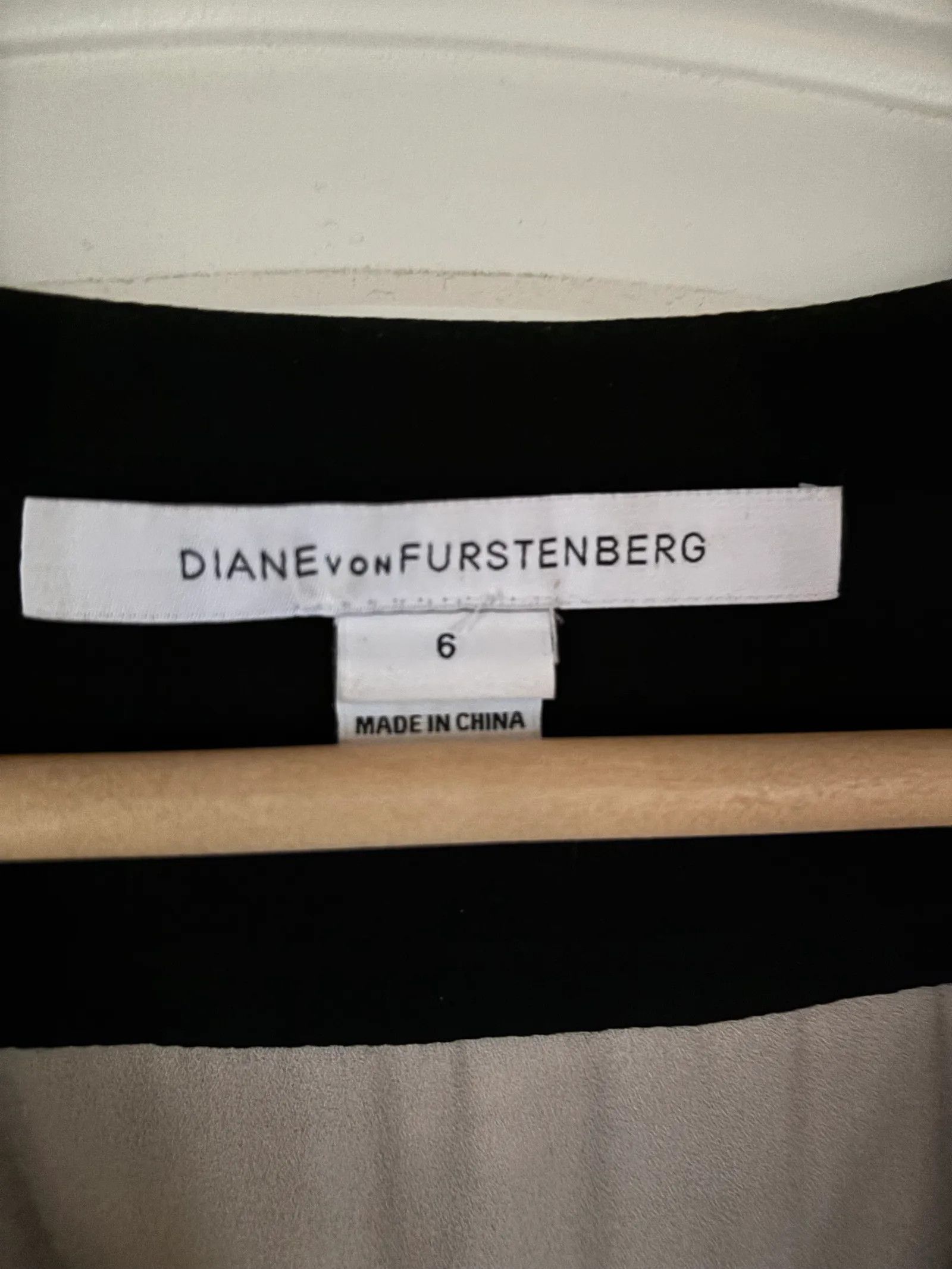 Diane von Furstenberg Diane von Furstenberg Dress Size S / US 4 / IT 40 - 2 Thumbnail
