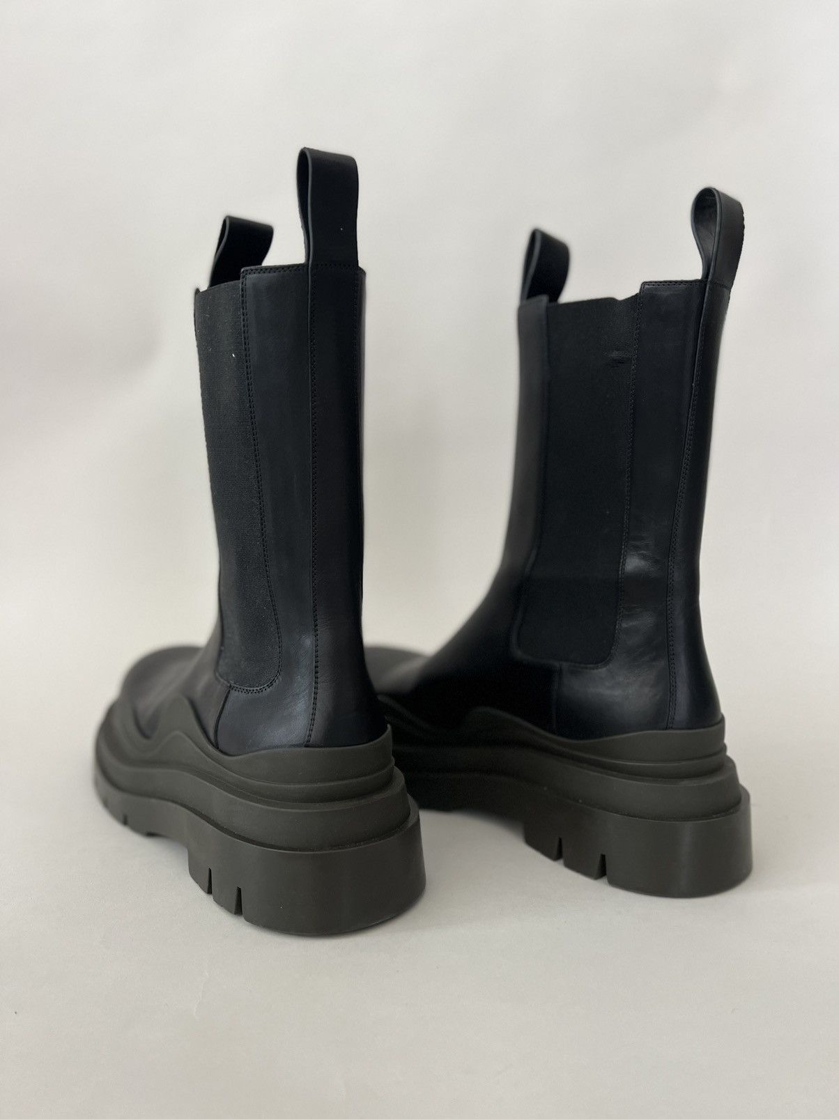 Bottega Veneta Black Tall Tire Chelsea Ankle Boots with camping sole Size US 10 / EU 43 - 4 Thumbnail