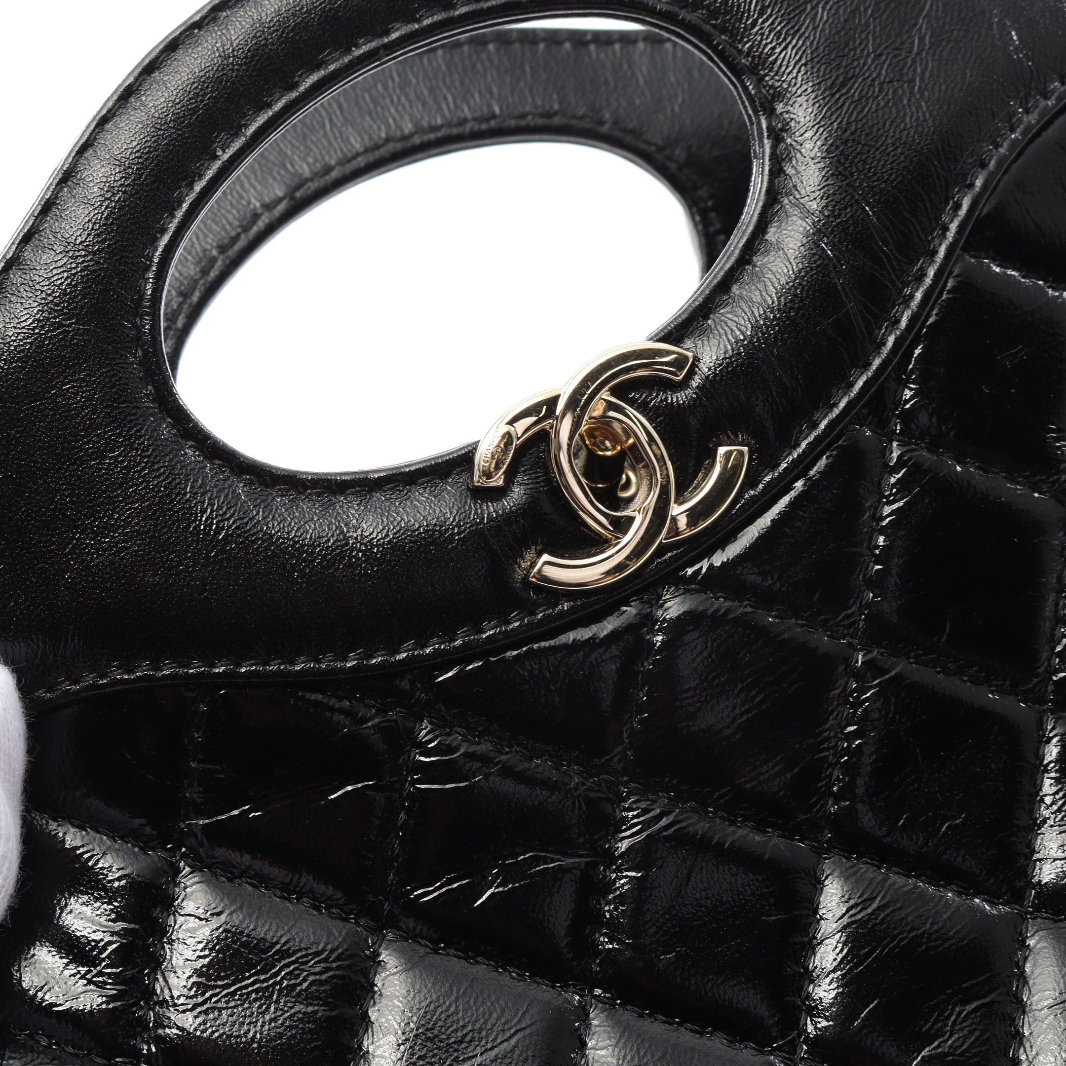Chanel Chanel Chanel 31 Shoulder Bag Leather Black Gold Hardware Size ONE SIZE - 7 Thumbnail