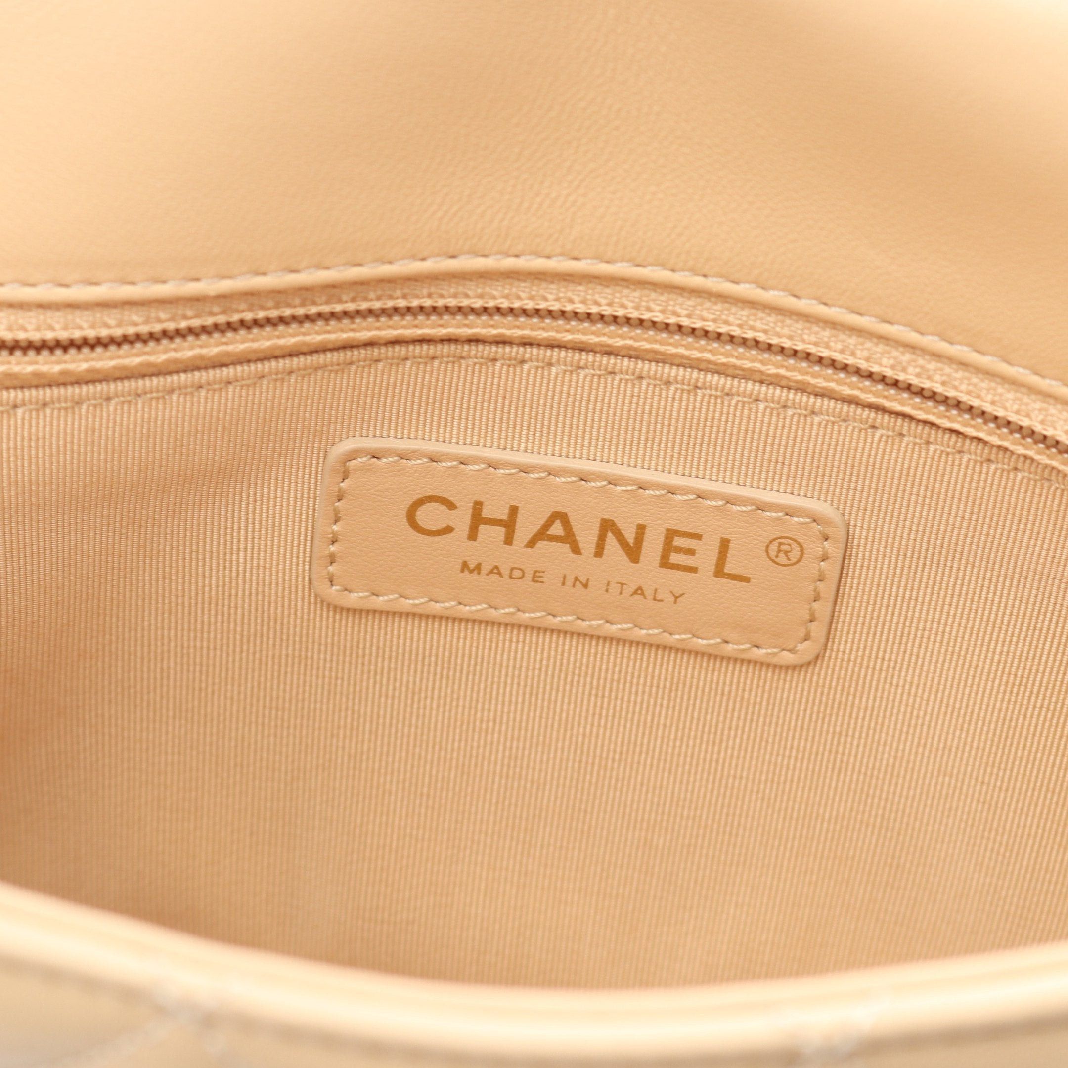 Chanel Chanel Matelasse Coin Motif Chain Shoulder Bag Lambskin Beige Gold Hardware Size ONE SIZE - 4 Thumbnail