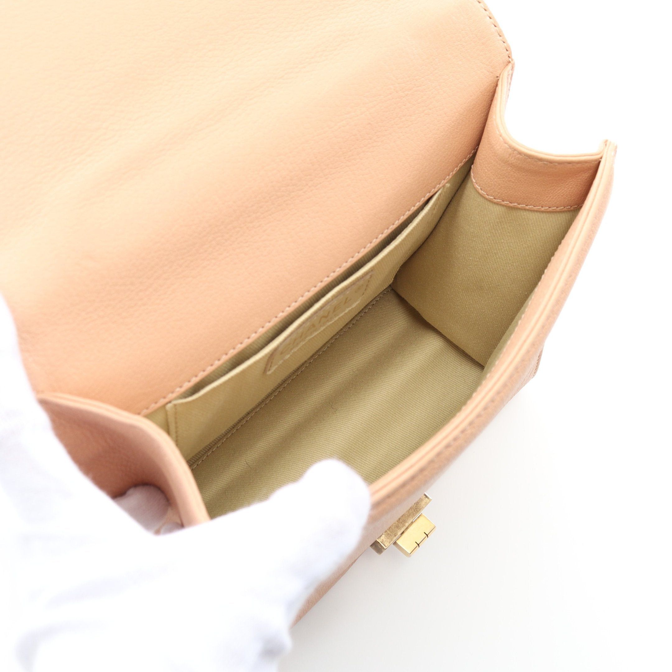 Chanel Chanel 2.55 Matelasse Shoulder Bag Leather Pink Beige Gold Hardware Size ONE SIZE - 3 Thumbnail