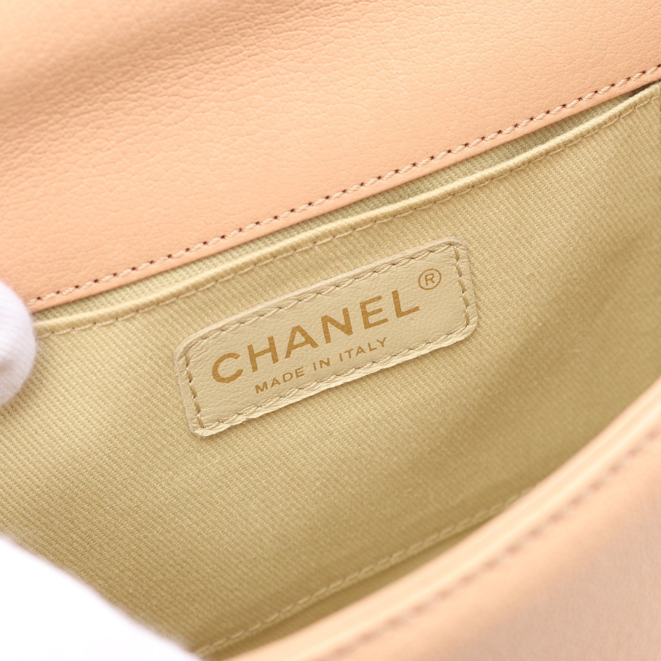 Chanel Chanel 2.55 Matelasse Shoulder Bag Leather Pink Beige Gold Hardware Size ONE SIZE - 4 Thumbnail