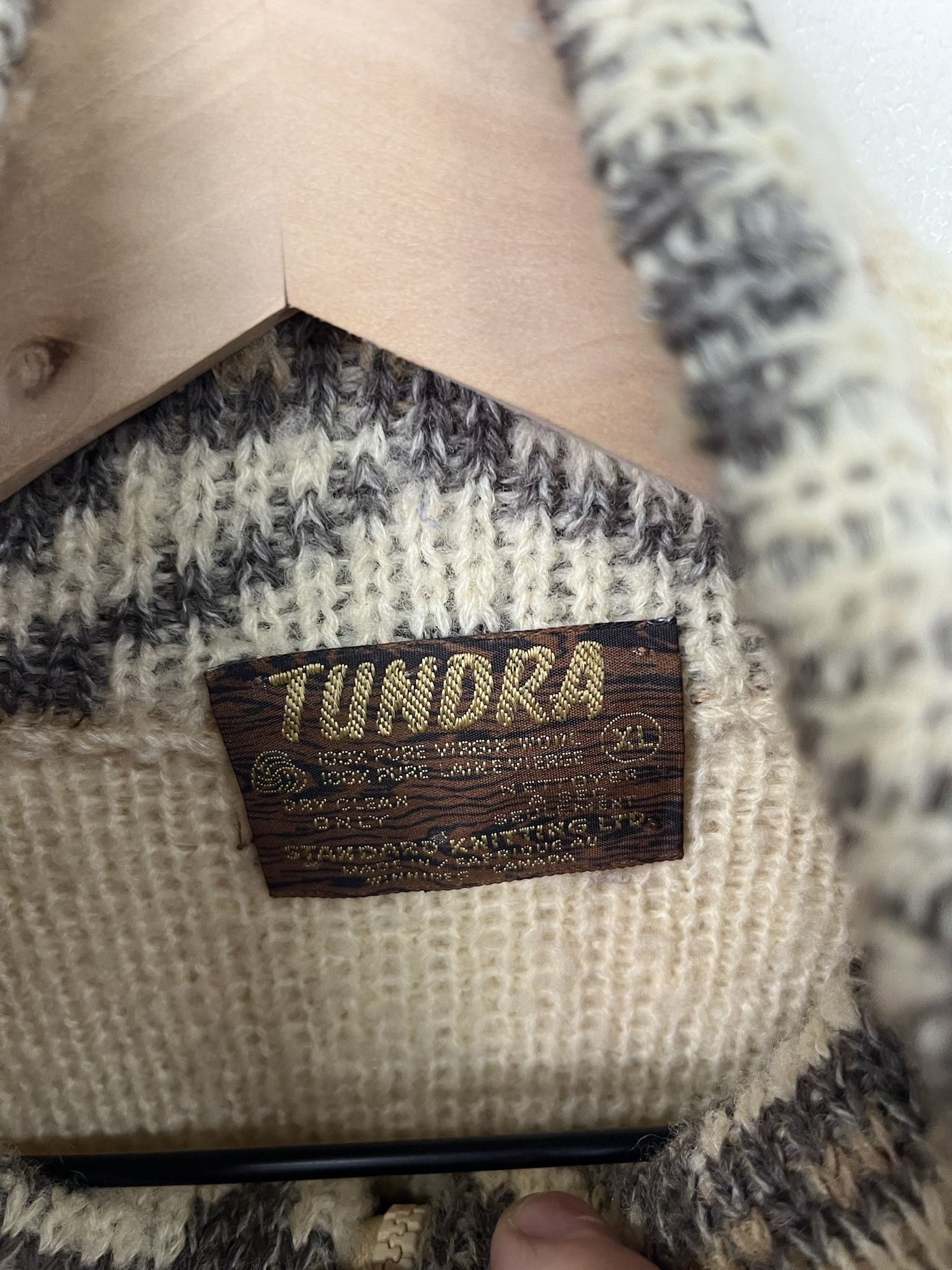 Vintage Vintage Tundra Knit Cardigan 90s Full Zip Wool Patterned Knit Sweater Size XL Size US XL / EU 56 / 4 - 2 Thumbnail