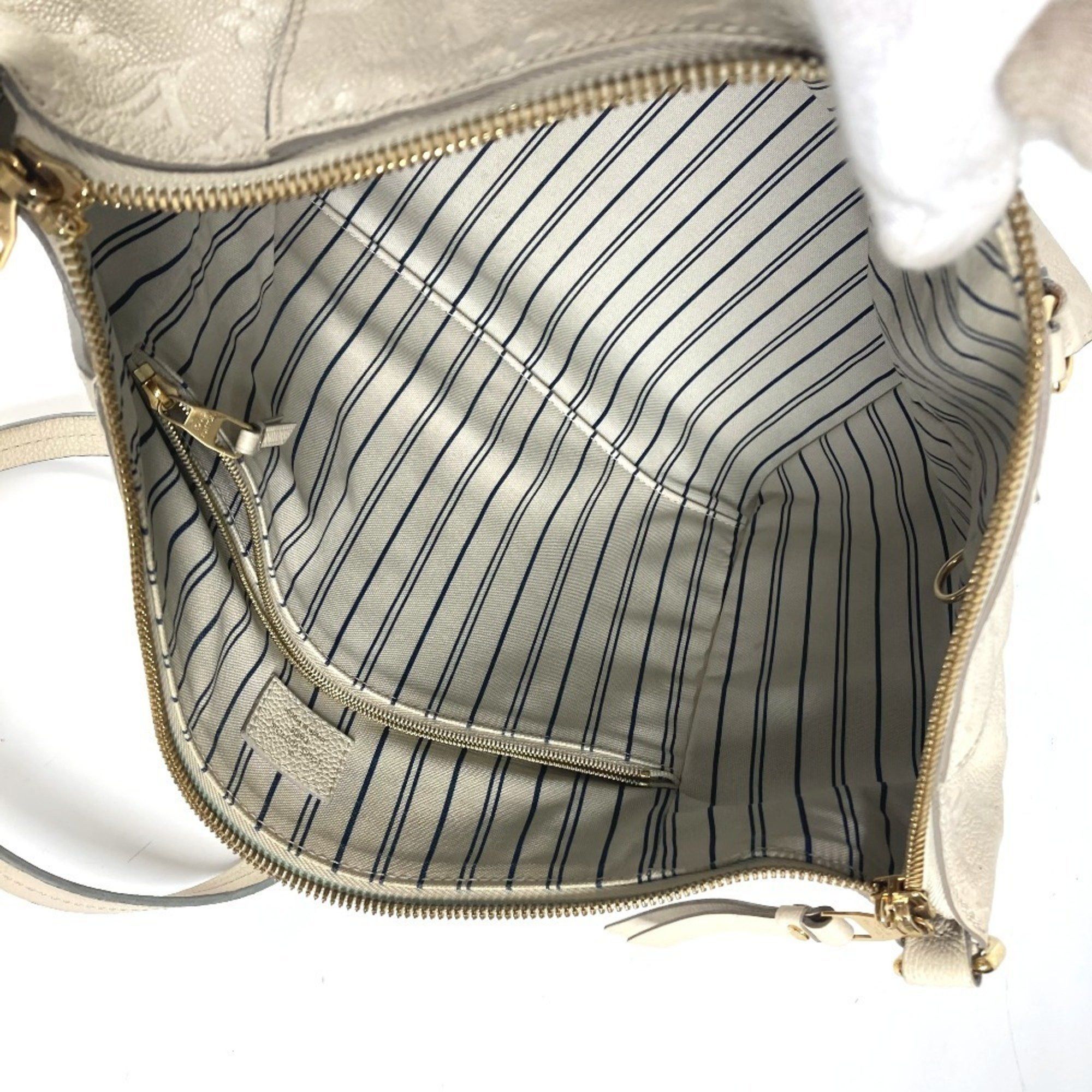 Louis Vuitton Louis Vuitton Lumineuse tote Size ONE SIZE - 14 Thumbnail
