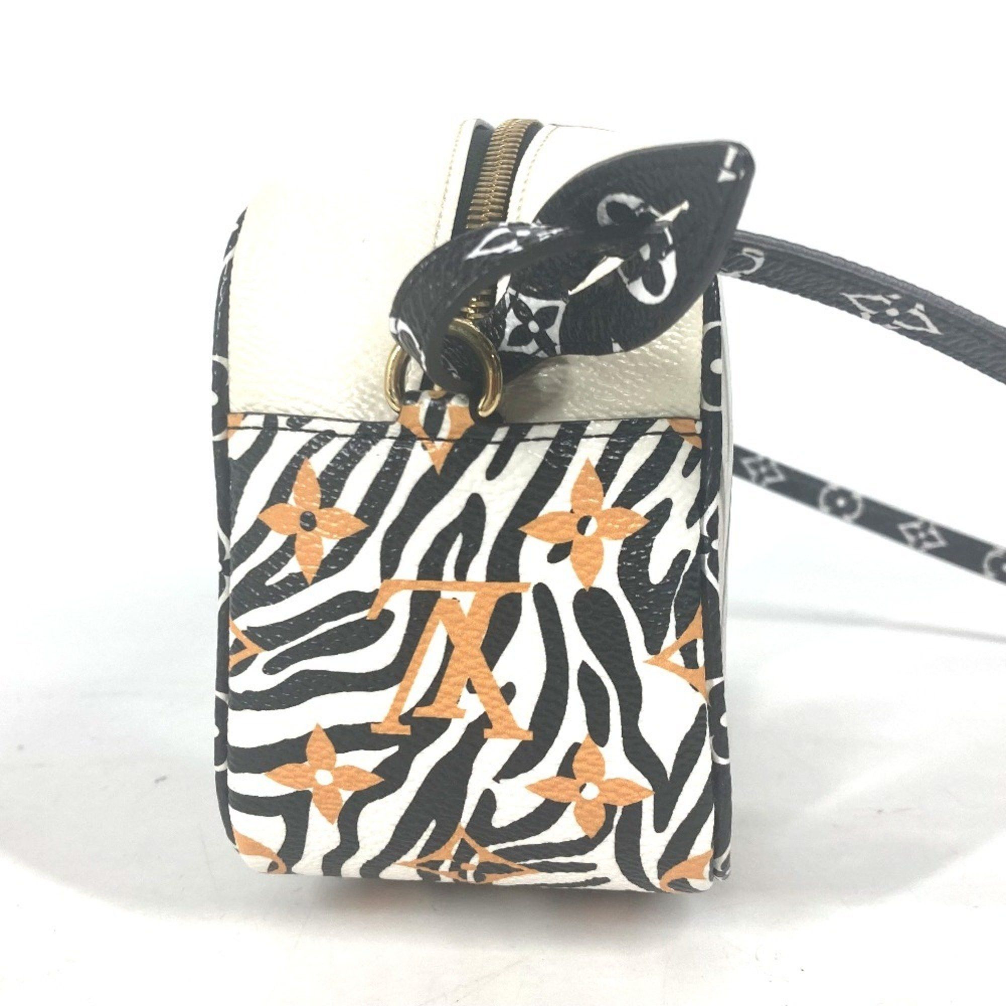 Louis Vuitton Louis Vuitton Beach Pouch clutch Size ONE SIZE - 3 Thumbnail