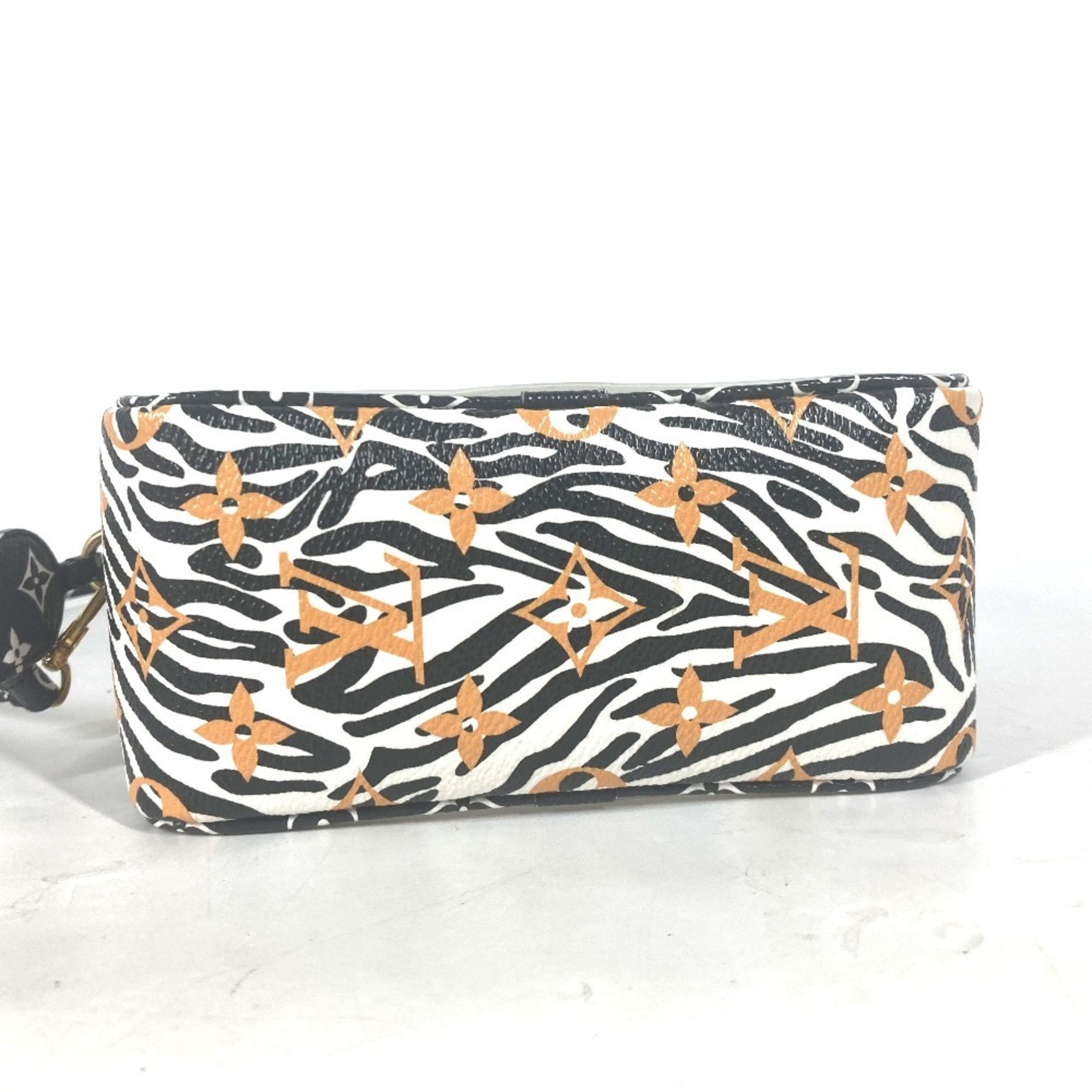 Louis Vuitton Louis Vuitton Beach Pouch clutch Size ONE SIZE - 5 Thumbnail
