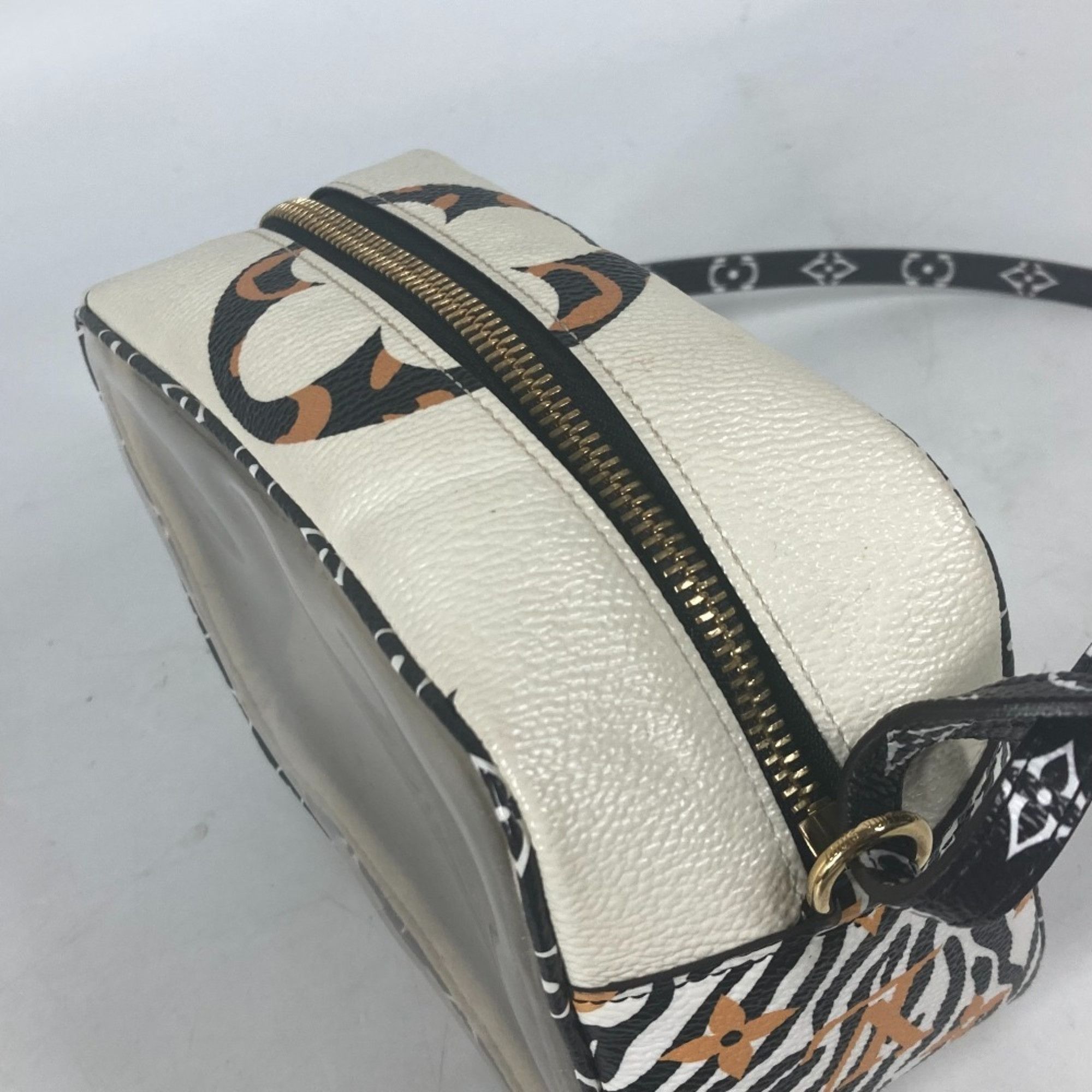 Louis Vuitton Louis Vuitton Beach Pouch clutch Size ONE SIZE - 15 Thumbnail