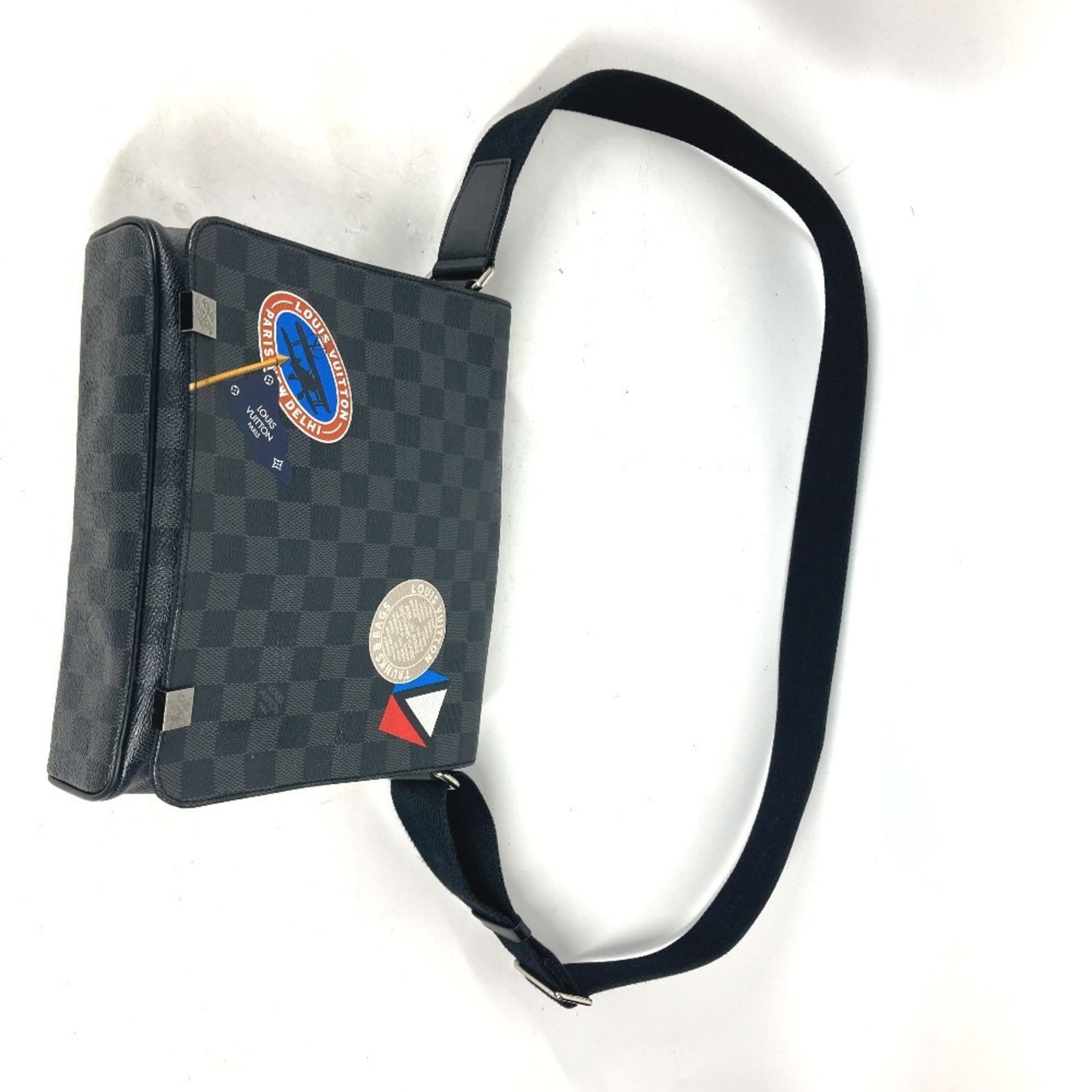 Louis Vuitton Louis Vuitton District shoulder Size ONE SIZE - 5 Thumbnail