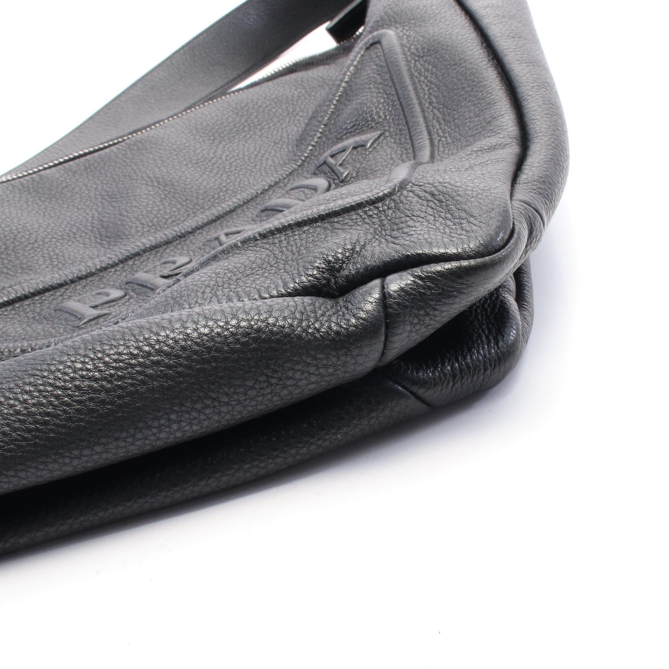 Prada Prada Vit Daino Triangle Shoulder Bag Leather Black Size ONE SIZE - 6 Thumbnail