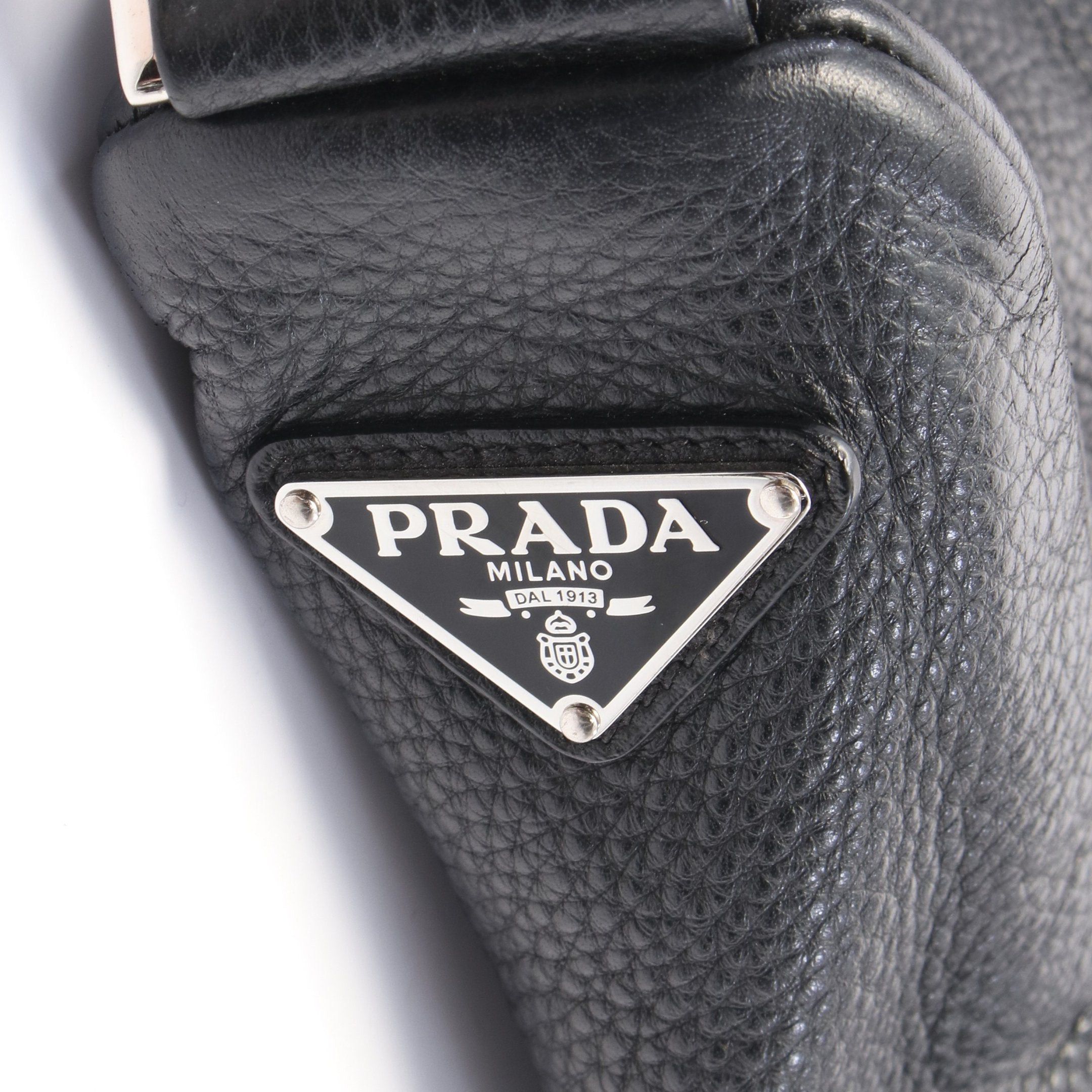 Prada Prada Vit Daino Triangle Shoulder Bag Leather Black Size ONE SIZE - 5 Thumbnail