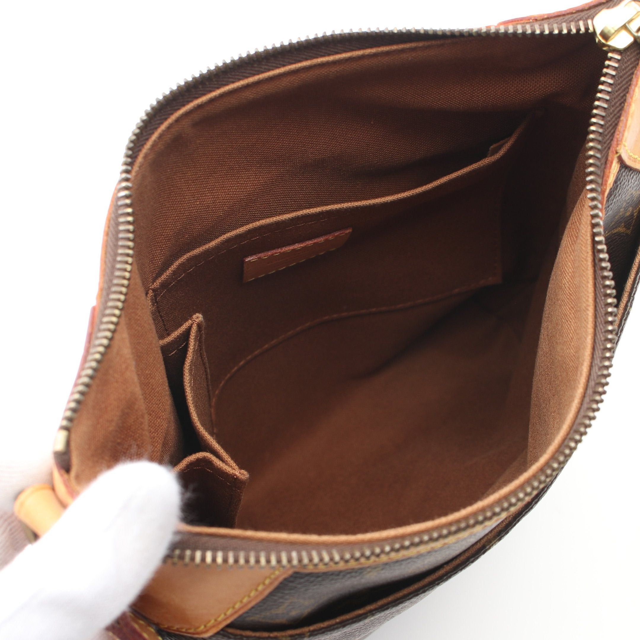 Louis Vuitton Louis Vuitton Odeon Pm Monogram Shoulder Bag Leather Brown Size ONE SIZE - 3 Thumbnail