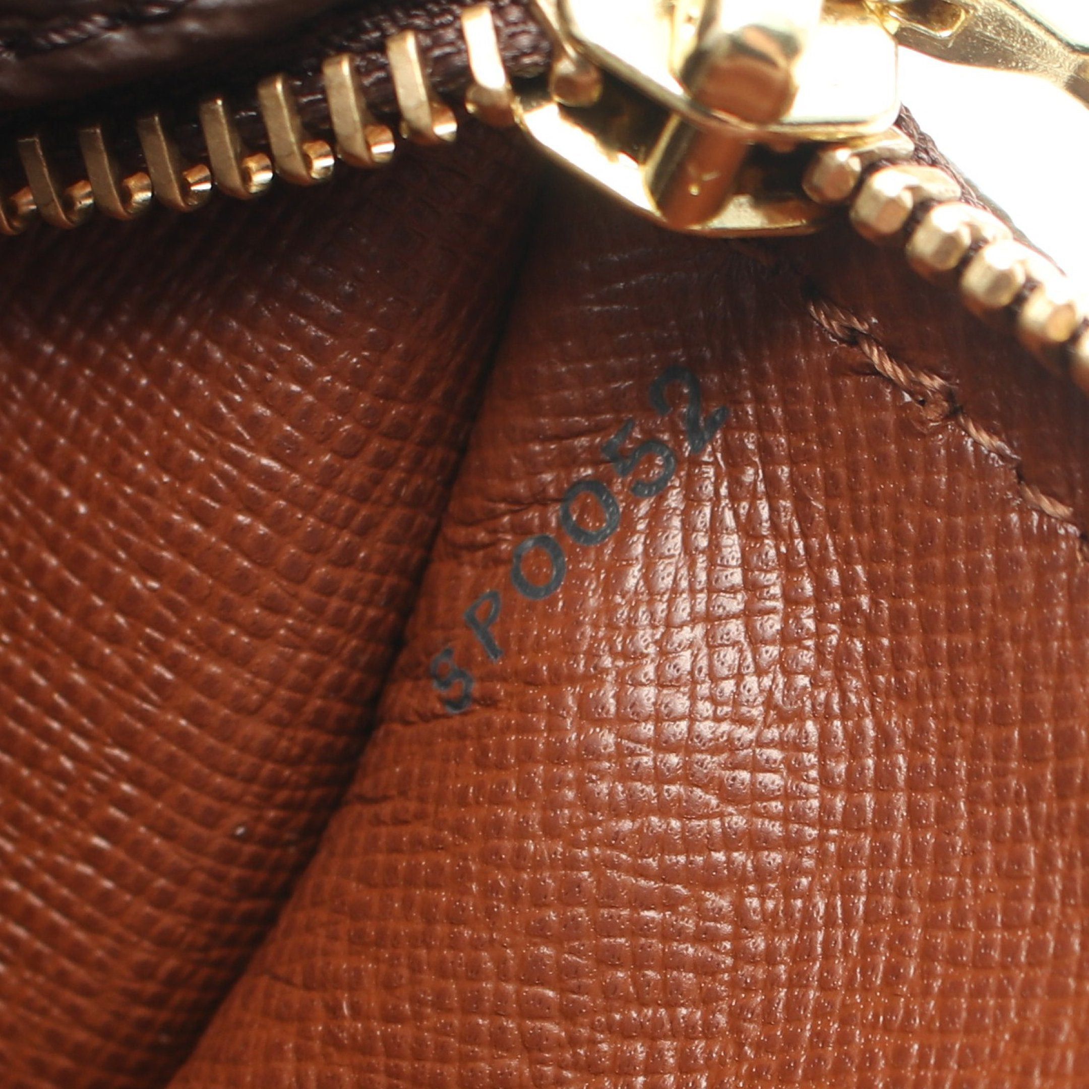 Louis Vuitton Louis Vuitton Papillon 26 Monogram Old Model Handbag Leather Brown Size ONE SIZE - 5 Thumbnail