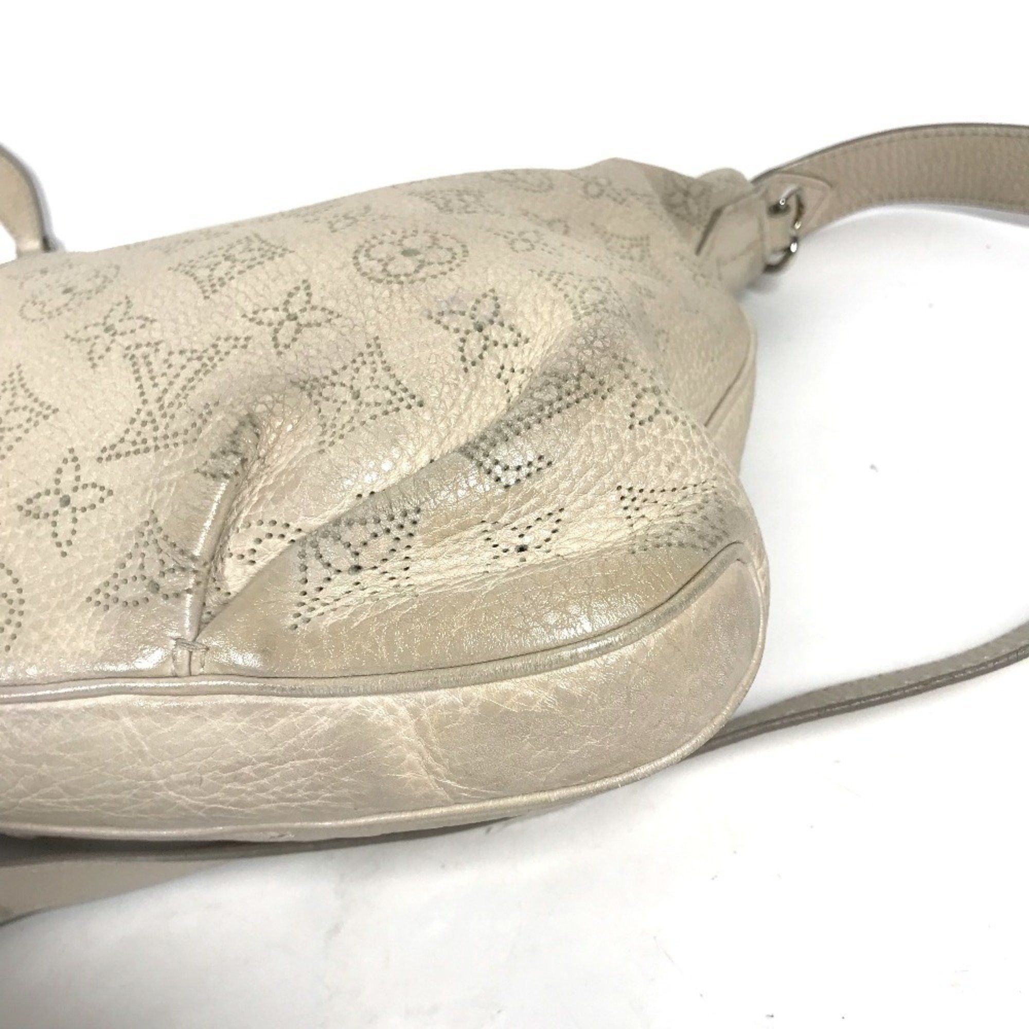 Louis Vuitton Louis Vuitton Mahina shoulder Size ONE SIZE - 7 Thumbnail
