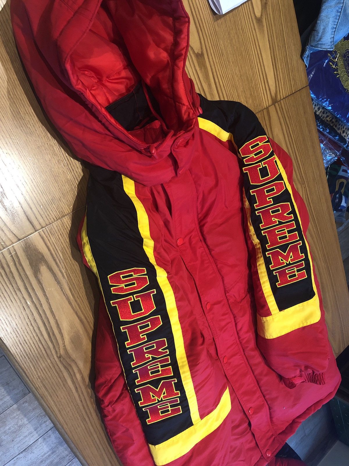 Supreme SUPREME SLEEVE LOGO SIDELINE PARKA COLOUR RED SIZE MEDIUM 