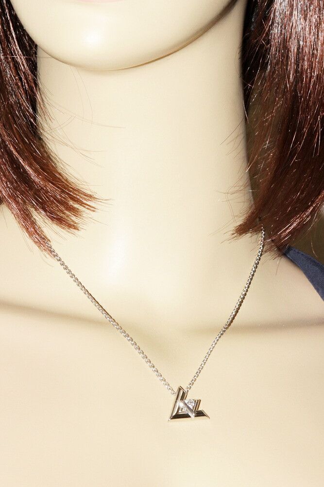 Louis Vuitton Louis Vuitton Louis Vuitton K18WG Volt One Pendant Necklace Q93807 Metal Necklace Q93807 Size ONE SIZE - 2 Thumbnail