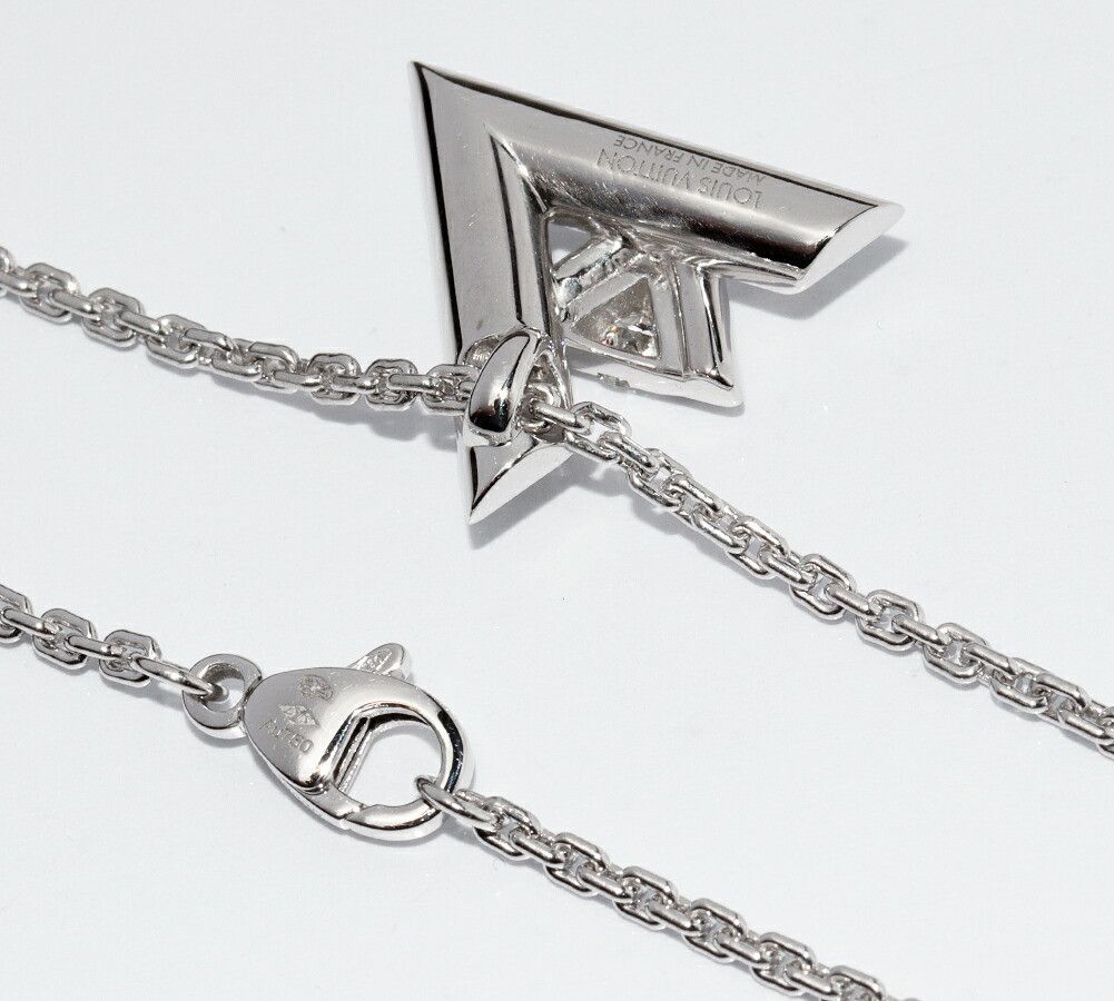 Louis Vuitton Louis Vuitton Louis Vuitton K18WG Volt One Pendant Necklace Q93807 Metal Necklace Q93807 Size ONE SIZE - 4 Thumbnail