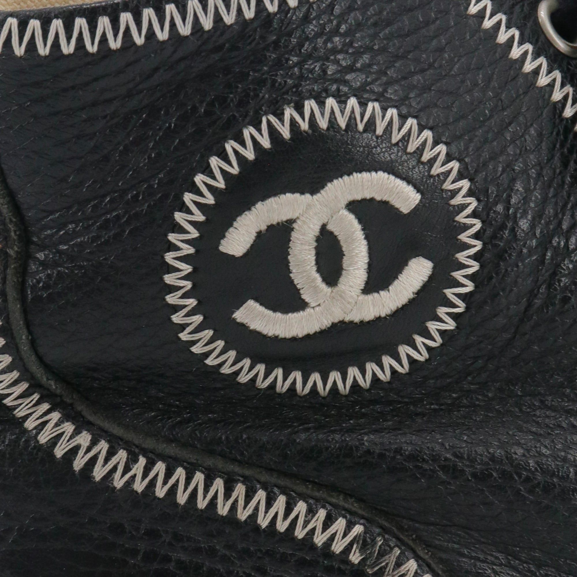 Chanel CHANEL - Chanel CC high-top sneakers in black leather (T38.5) Size US 7.5 / IT 37.5 - 4 Thumbnail
