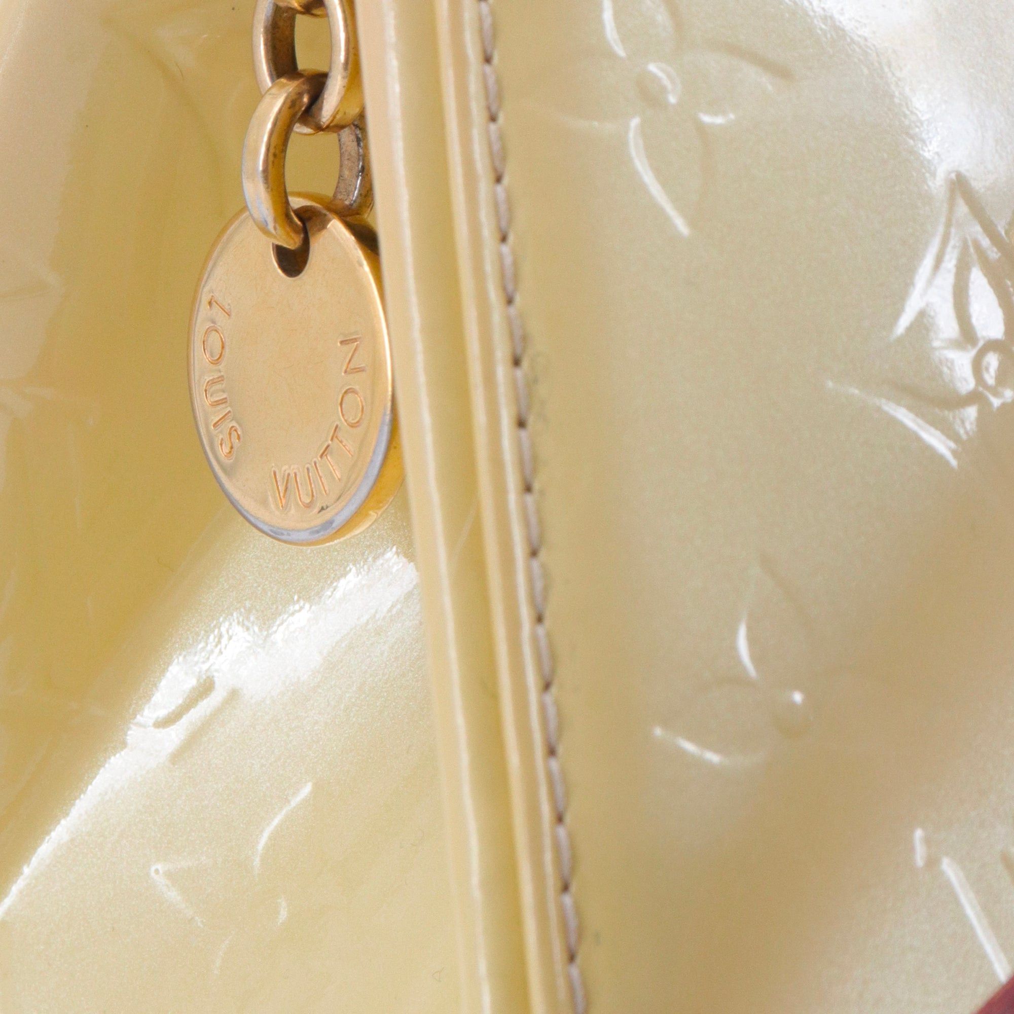 Louis Vuitton LOUIS VUITTON - Brea Louis Vuitton handbag in yellow patent leather Size ONE SIZE - 5 Thumbnail
