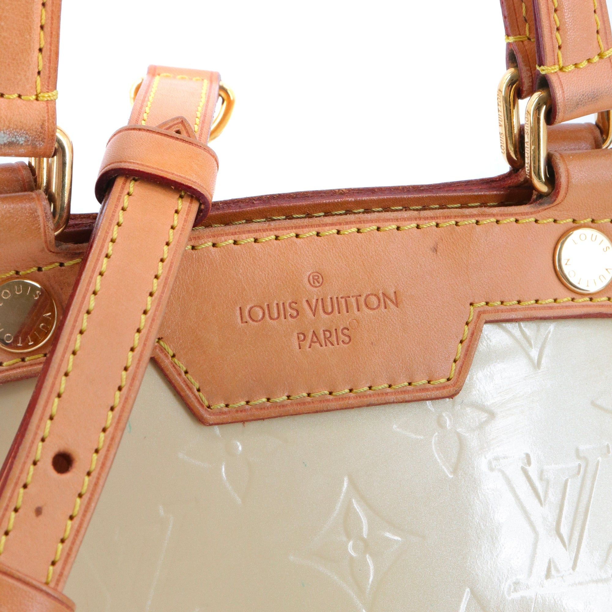 Louis Vuitton LOUIS VUITTON - Brea Louis Vuitton handbag in yellow patent leather Size ONE SIZE - 7 Thumbnail