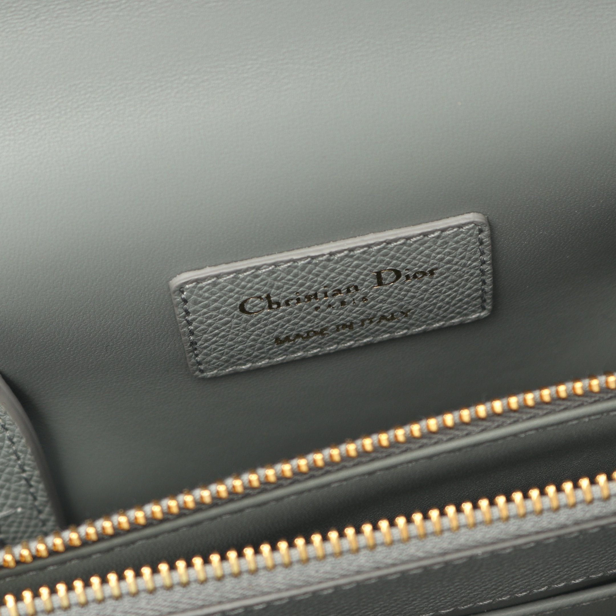Dior Dior 30 Montaigne Saint-Honoré Handbag Leather Gray Green Size ONE SIZE - 4 Thumbnail