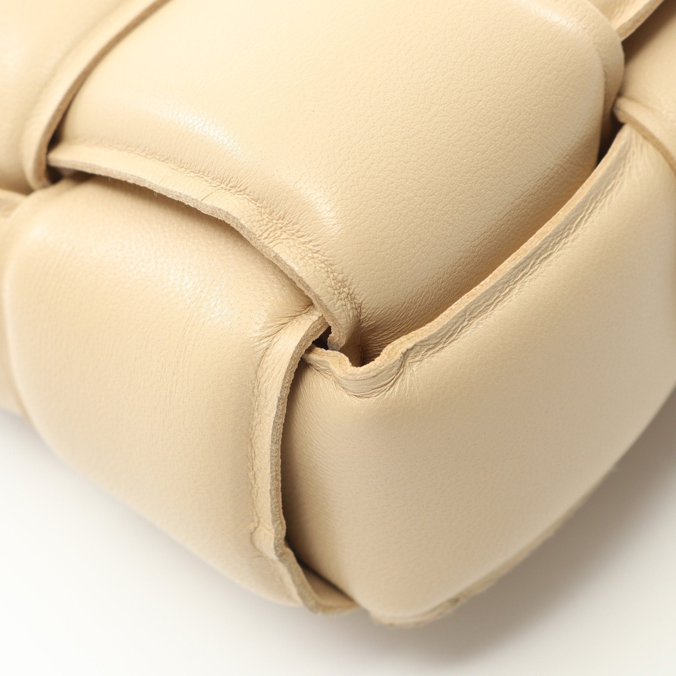 Bottega Veneta Bottega Veneta Padet Cassette Intrecciato Shoulder Bag Leather Beige Size ONE SIZE - 7 Thumbnail
