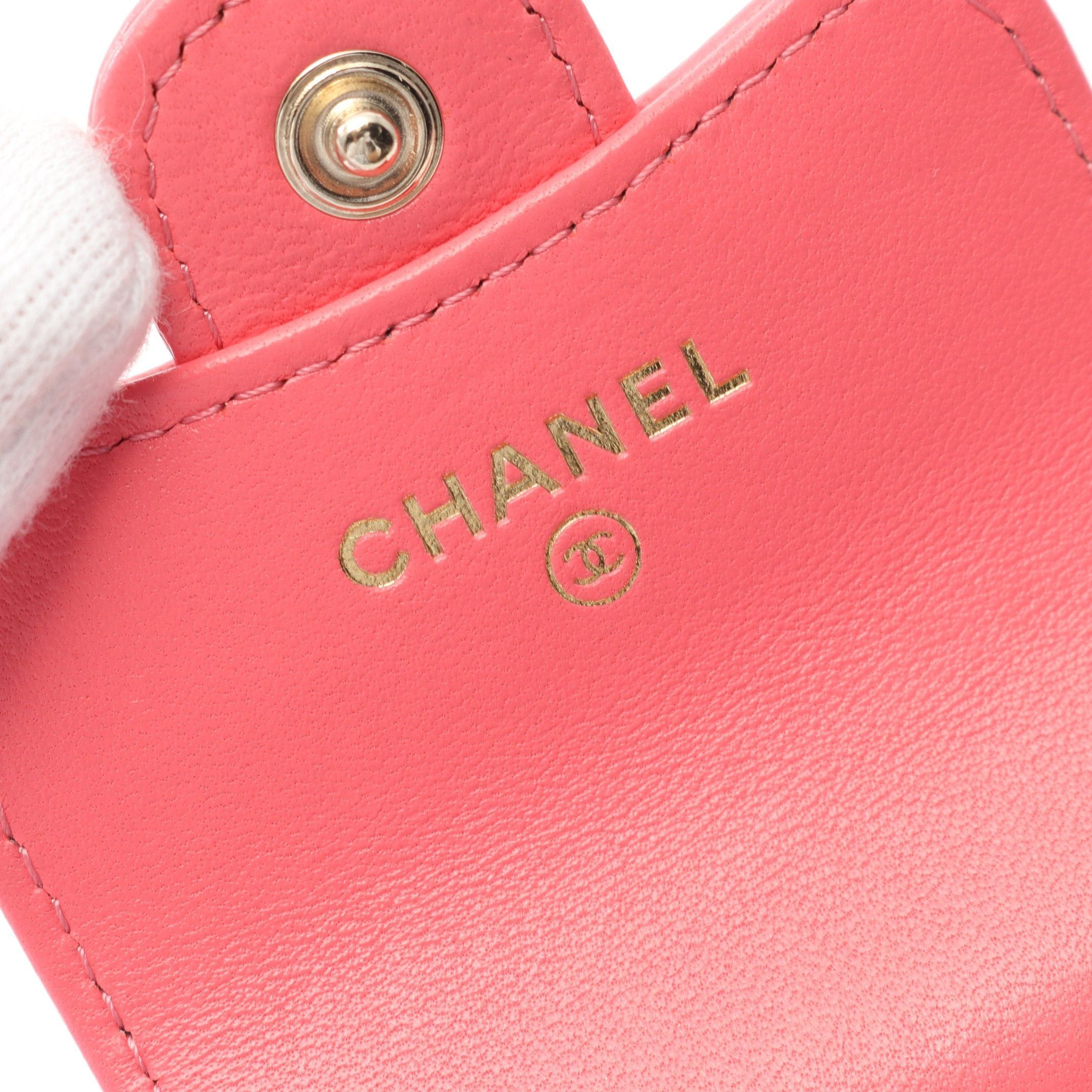 Chanel Chanel Matelasse Air Pods Pro Case Earphone Lambskin Pink Gold Hardware Size ONE SIZE - 4 Thumbnail