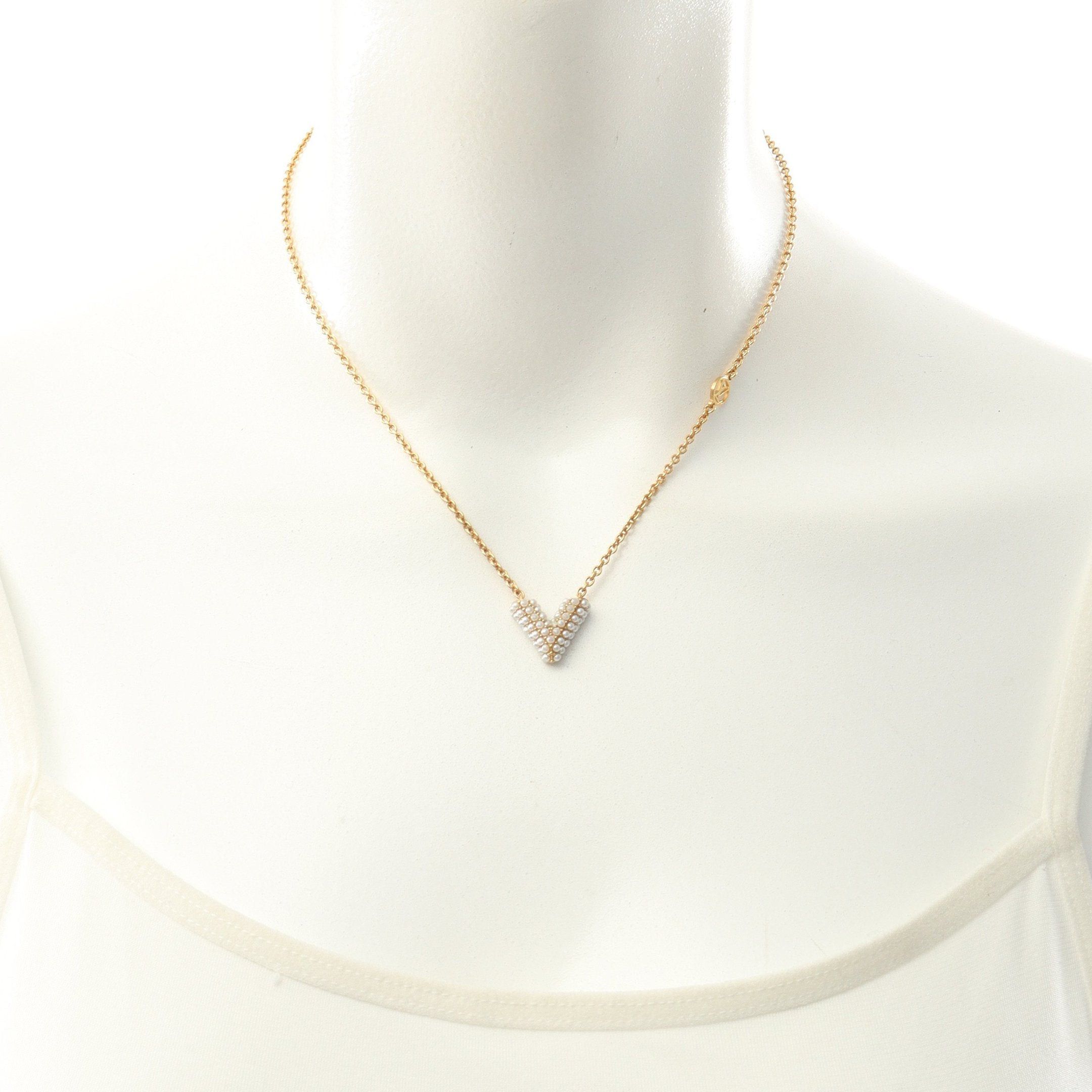 Louis Vuitton Louis Vuitton Collier Essential V Perl Necklace Gp Fake Pearl Gold Off White Size ONE SIZE - 6 Thumbnail