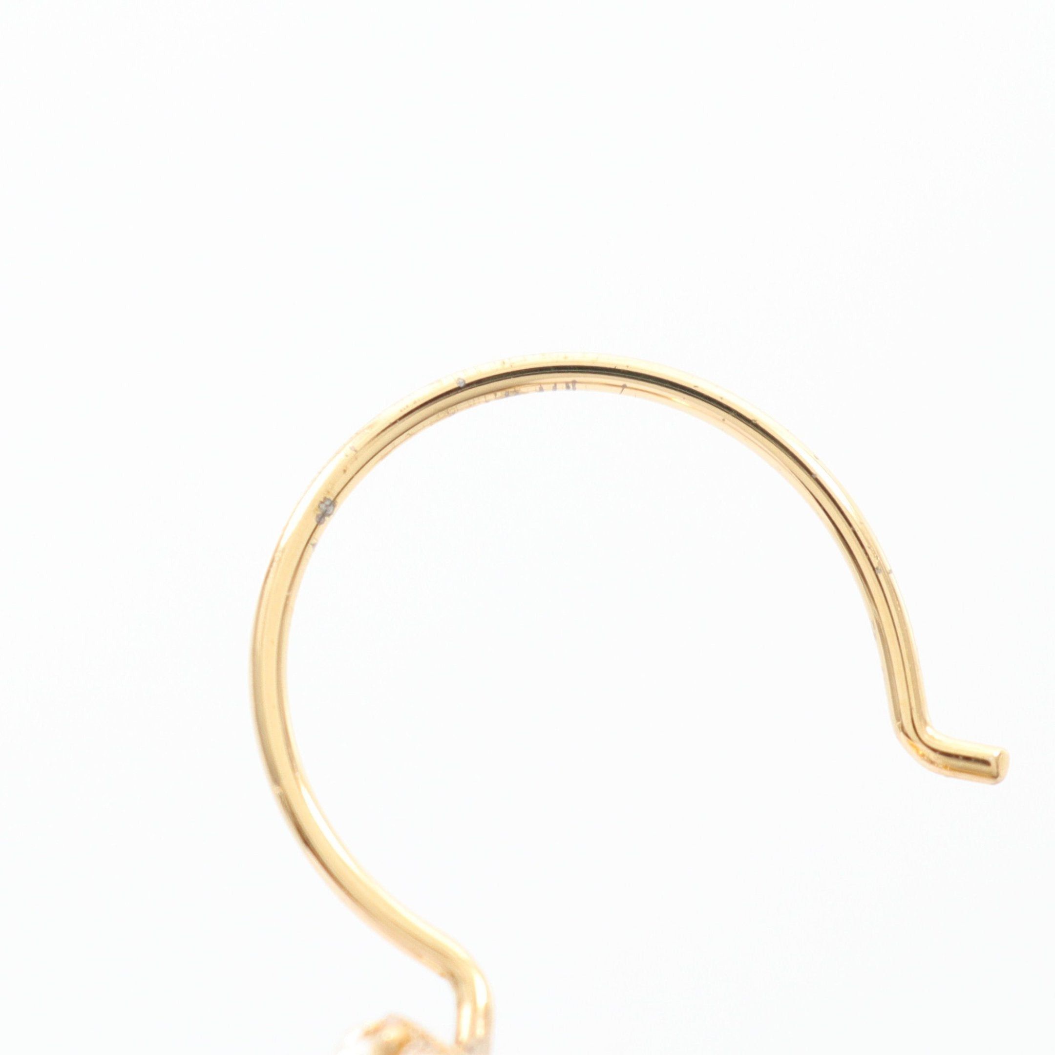 Louis Vuitton Louis Vuitton Buffalo Dreille Hoop Essential V Perl Earrings Gp Fake Pearl Gold Off White Size ONE SIZE - 6 Thumbnail