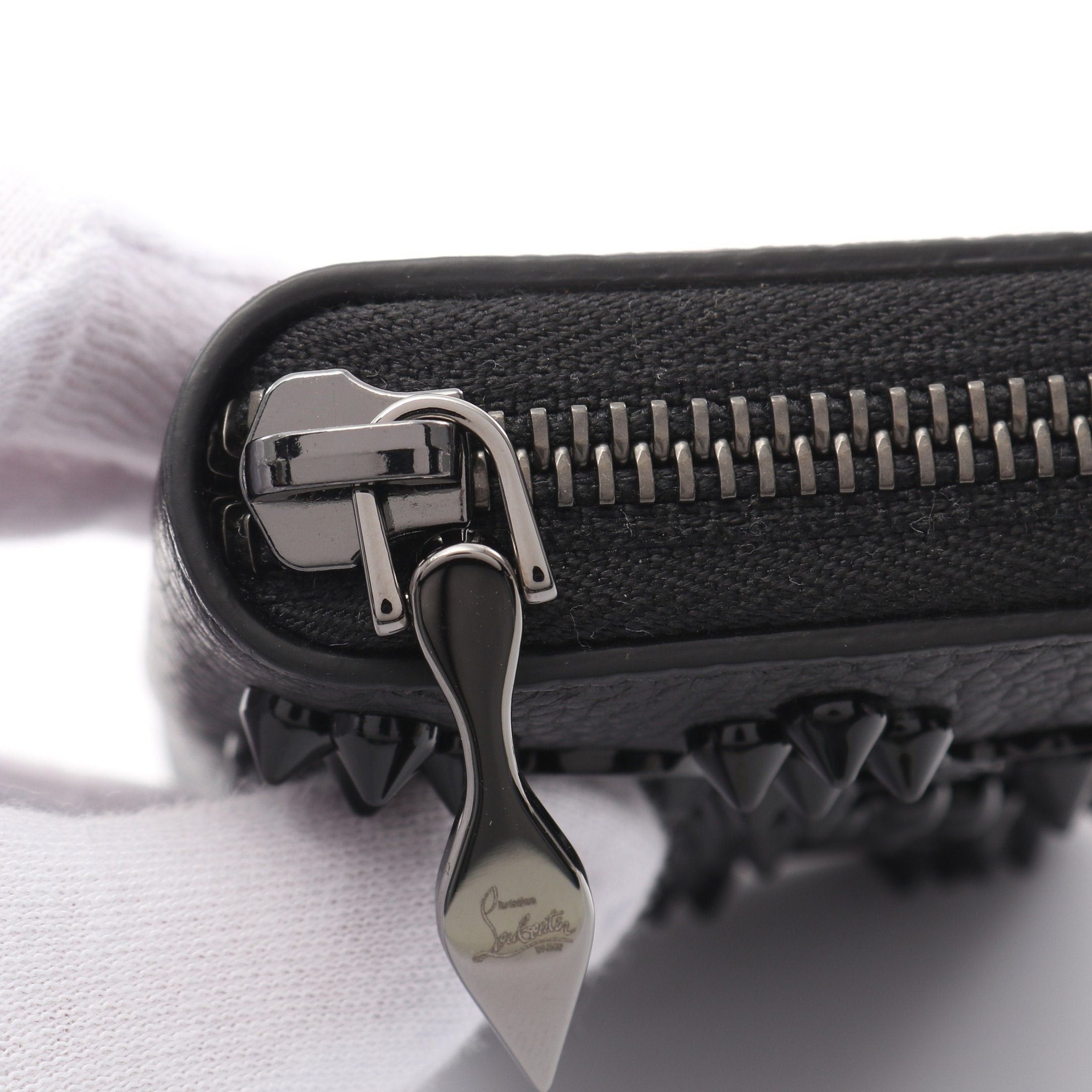 Christian Louboutin Christian Louboutin Panettone Round Fastener Coin Purse Leather Black Studs Size ONE SIZE - 5 Thumbnail