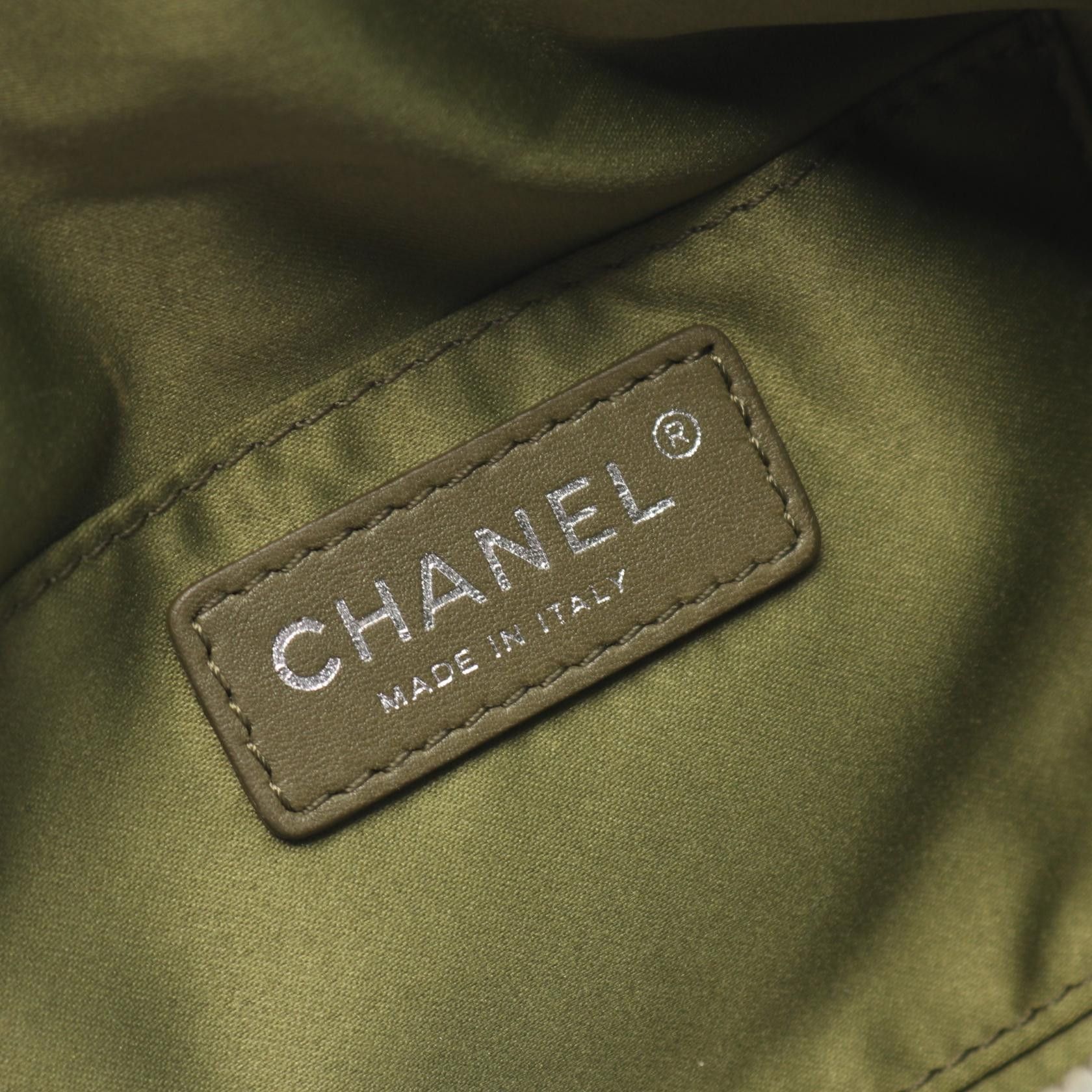Chanel Chanel Matelasse Waist Bag Body Canvas Leather Khaki Green Antique Silver Hardware Processing 2017 Cruise Collection Size ONE SIZE - 4 Thumbnail