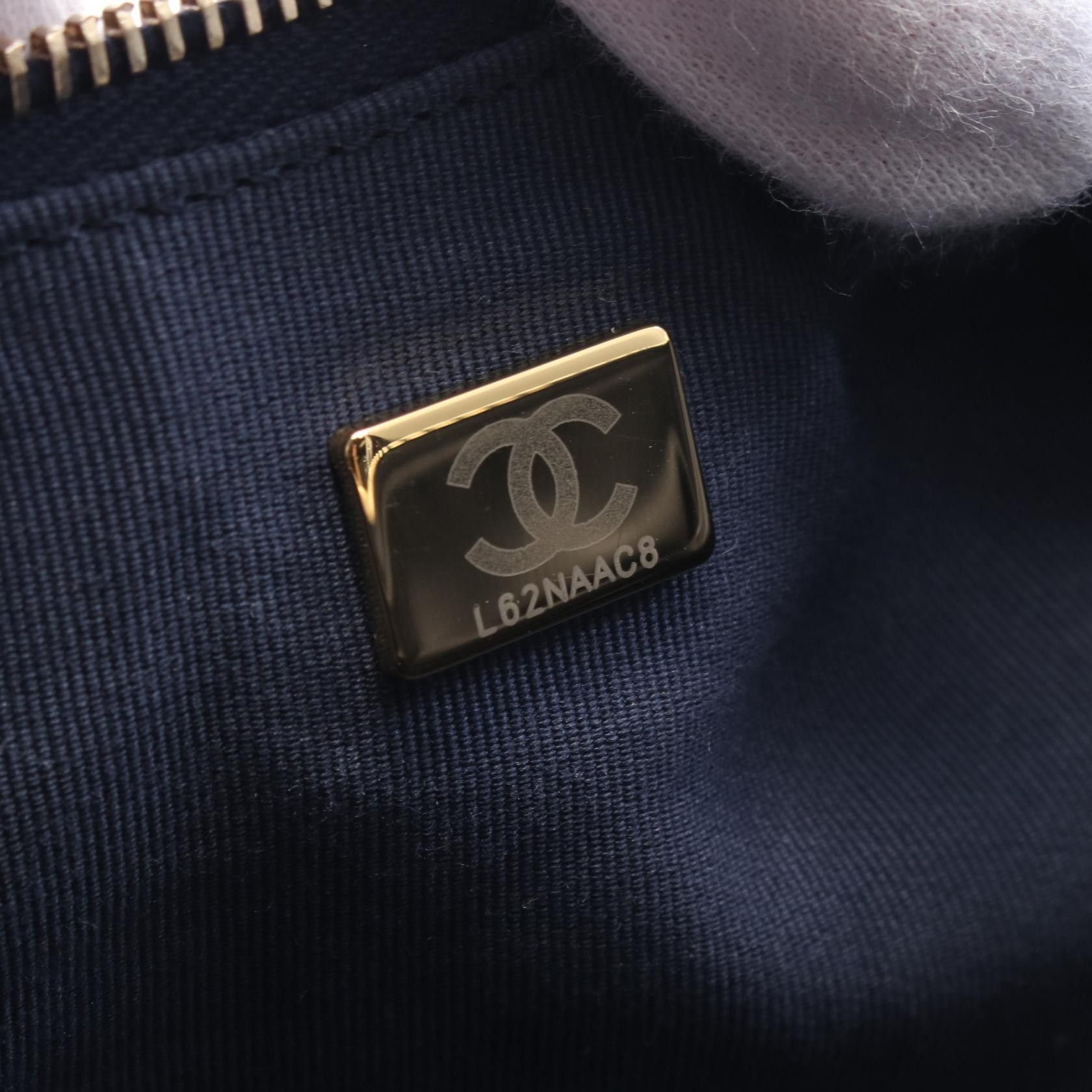 Chanel Chanel Matelasse Large Hobo Bag Chain Shoulder Denim Indigo Blue Gold Hardware Size ONE SIZE - 5 Thumbnail