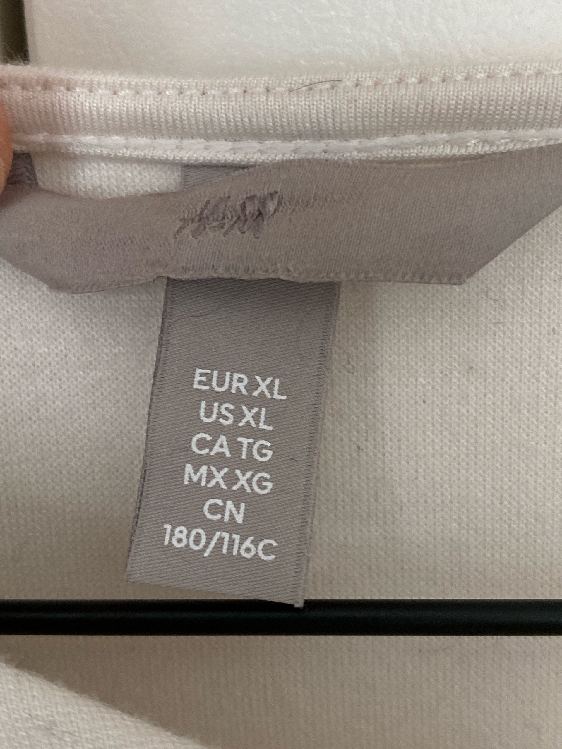 H&M H&M Sweater Size XL / US 12-14 / IT 48-50 - 2 Thumbnail