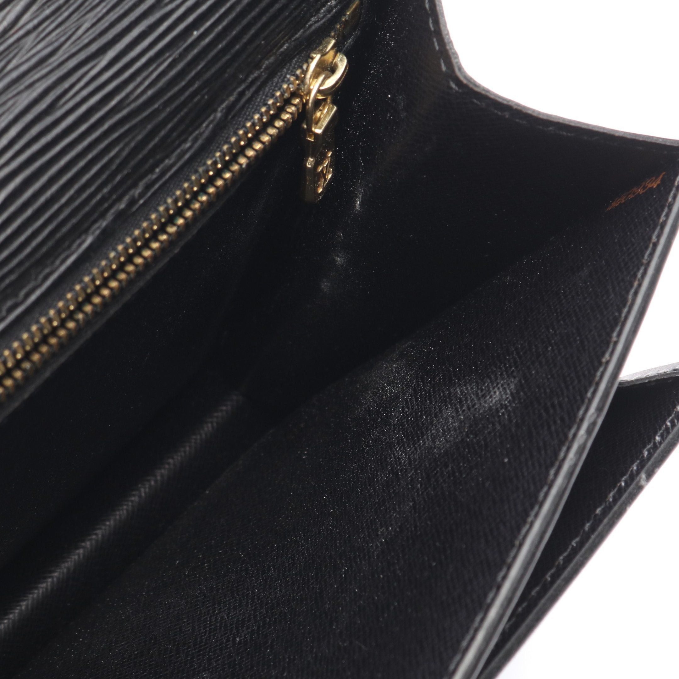Louis Vuitton Louis Vuitton Serie Dragonne Epi Noir Clutch Bag Leather Black Size ONE SIZE - 12 Thumbnail
