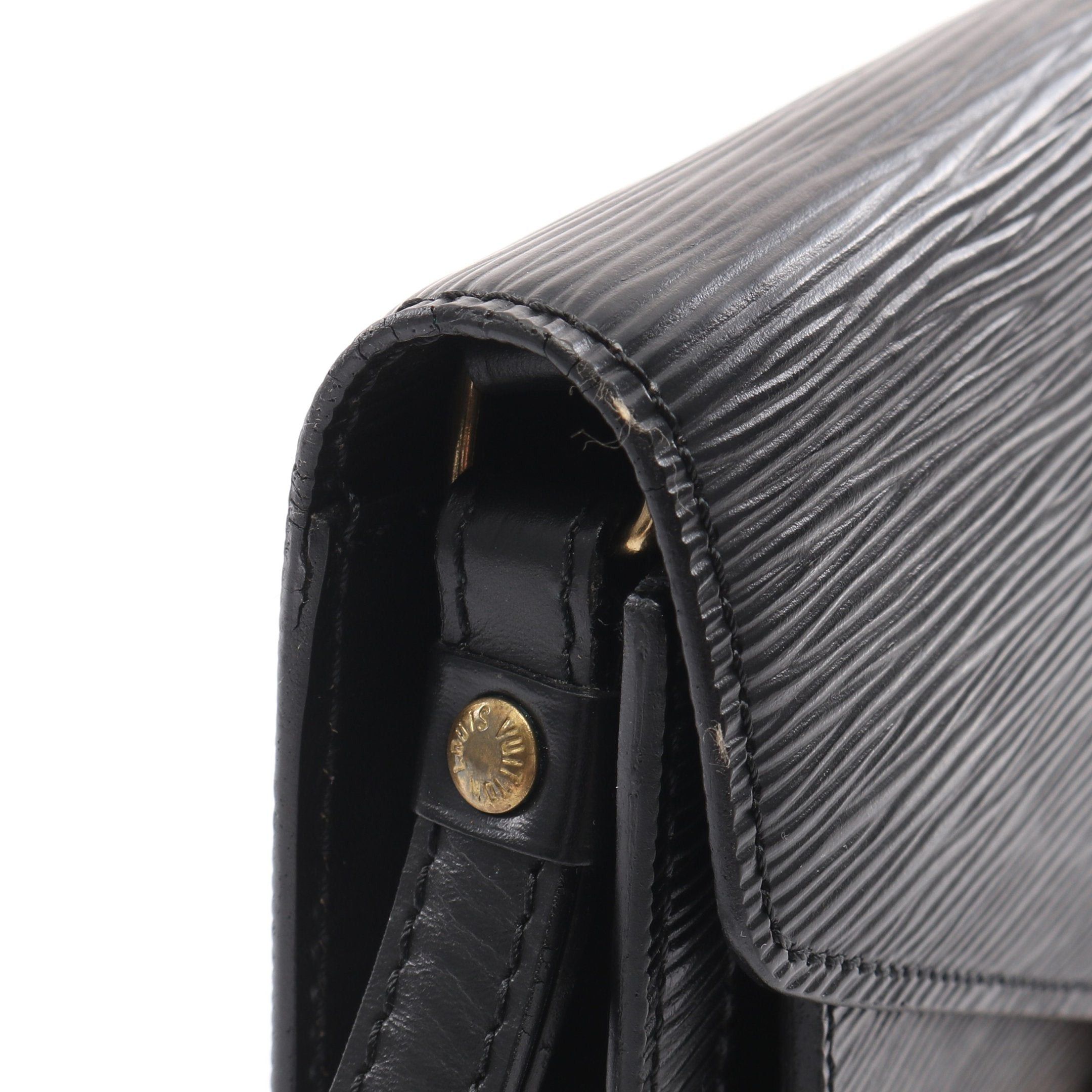 Louis Vuitton Louis Vuitton Serie Dragonne Epi Noir Clutch Bag Leather Black Size ONE SIZE - 8 Thumbnail