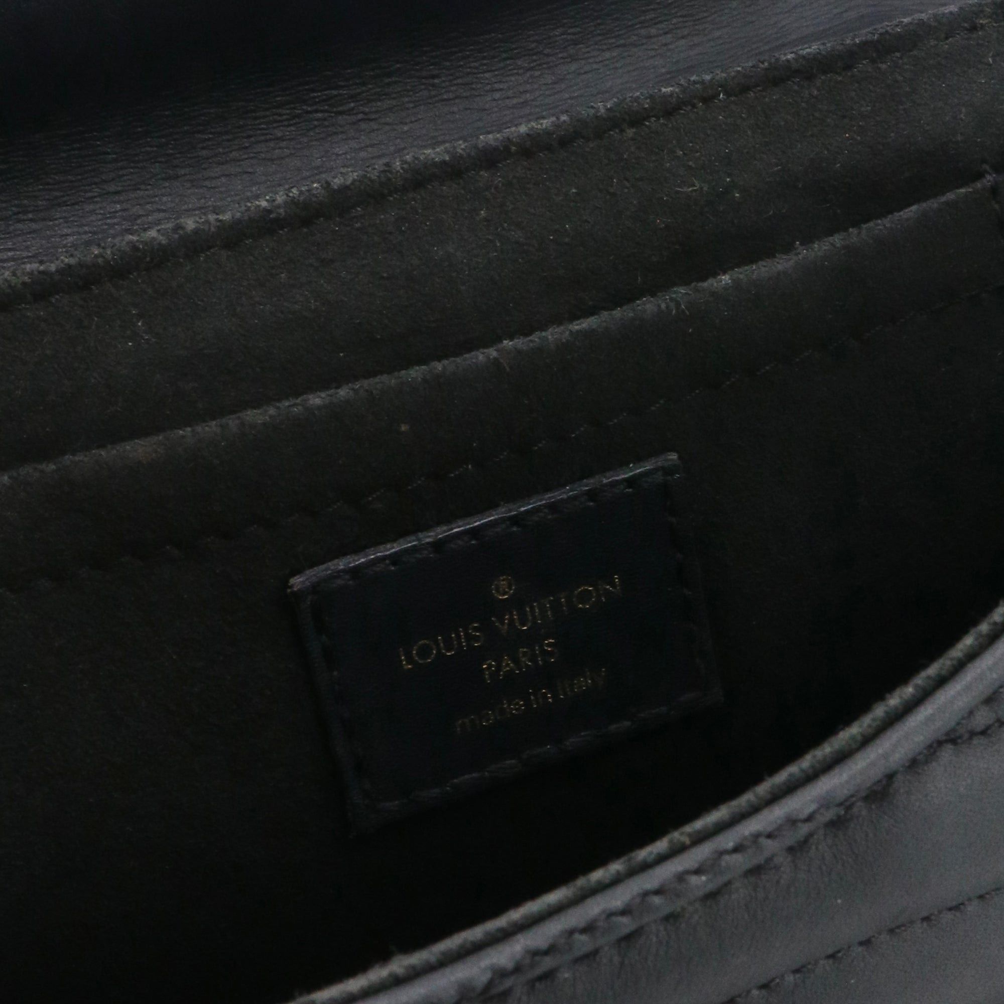 Louis Vuitton LOUIS VUITTON - Louis Vuitton New Wave shoulder bag in black leather Size ONE SIZE - 6 Thumbnail