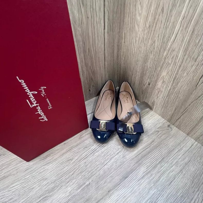 Salvatore Ferragamo Ferragamo Navy Blue Flat Shoes Size 36 Size US 8 / IT 38 - 2 Thumbnail