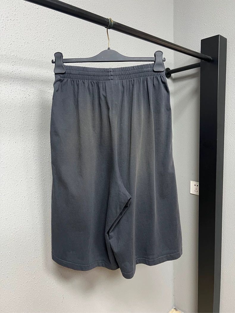 Balenciaga Balenciaga Destroyed Black Shorts Unisex-yf Size US 30 / EU 46 - 2 Thumbnail