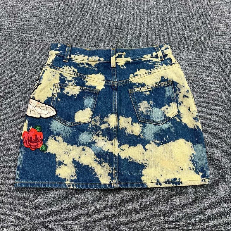 Gucci Gucci Denim Mini Skirt with Embroidered Bee Size 42" / US 20 - 2 Thumbnail